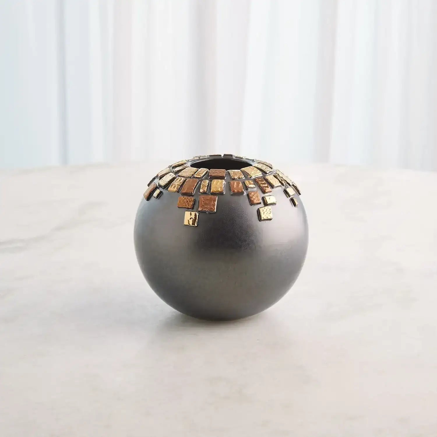 GLOBAL VIEWS ARRAY VASE - Decorative Accents