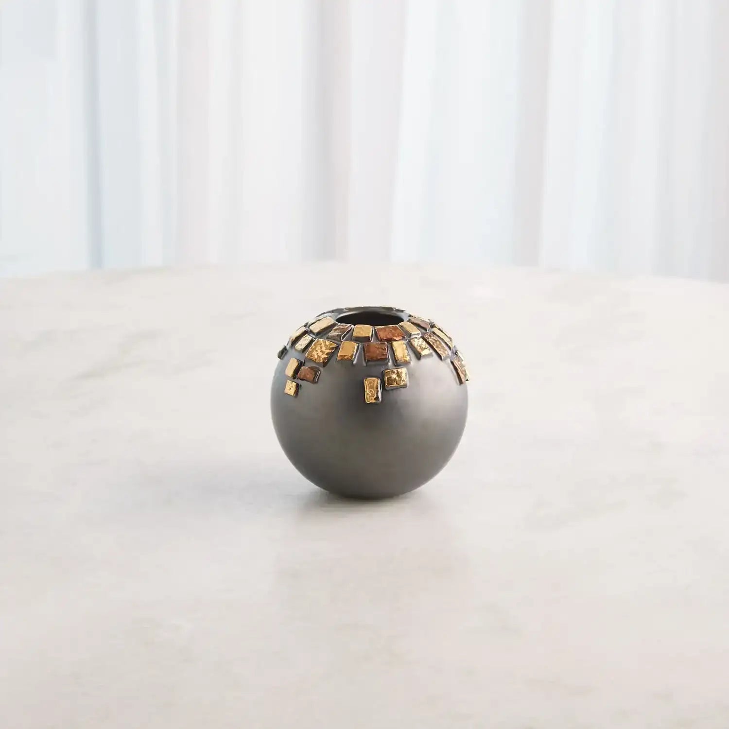 GLOBAL VIEWS ARRAY VASE - Decorative Accents