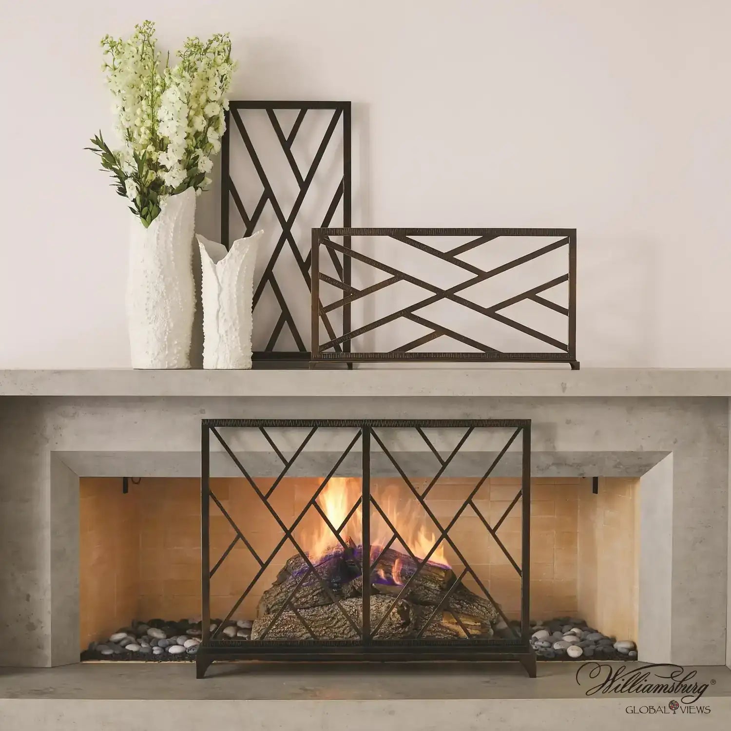 GLOBAL VIEWS CHINOISE FRET FIREPLACE SCREEN - Decorative Accents