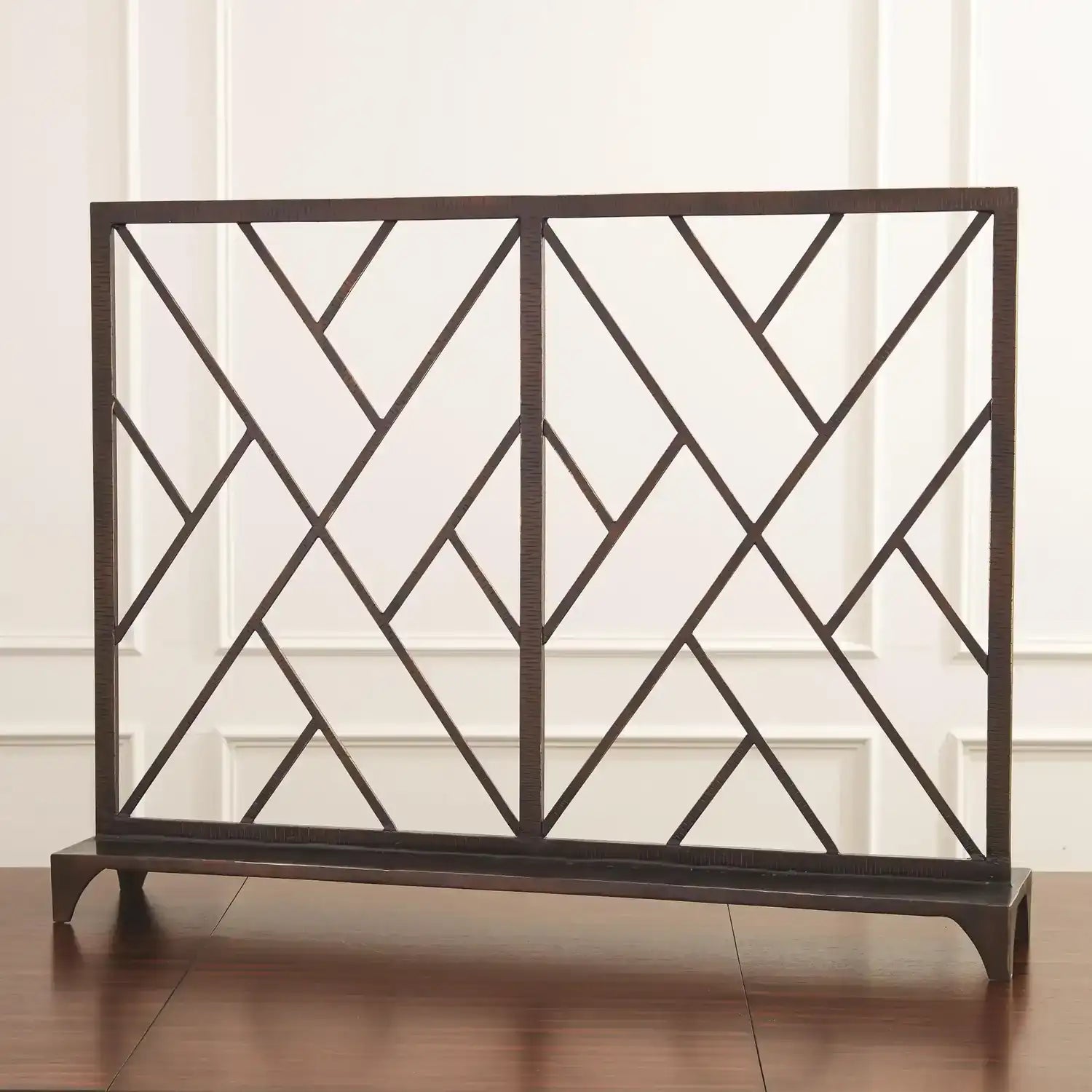 GLOBAL VIEWS CHINOISE FRET FIREPLACE SCREEN - Decorative Accents