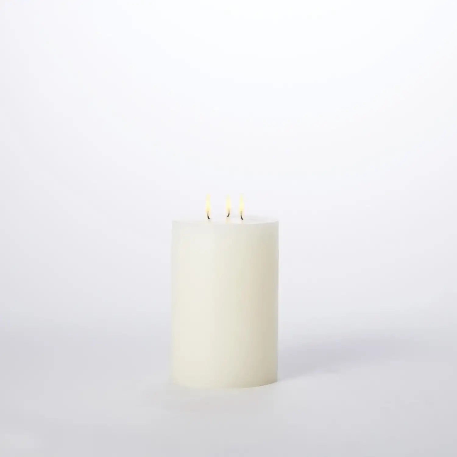 GLOBAL VIEWS 3 WICK PILLAR CANDLE - Decorative Accents