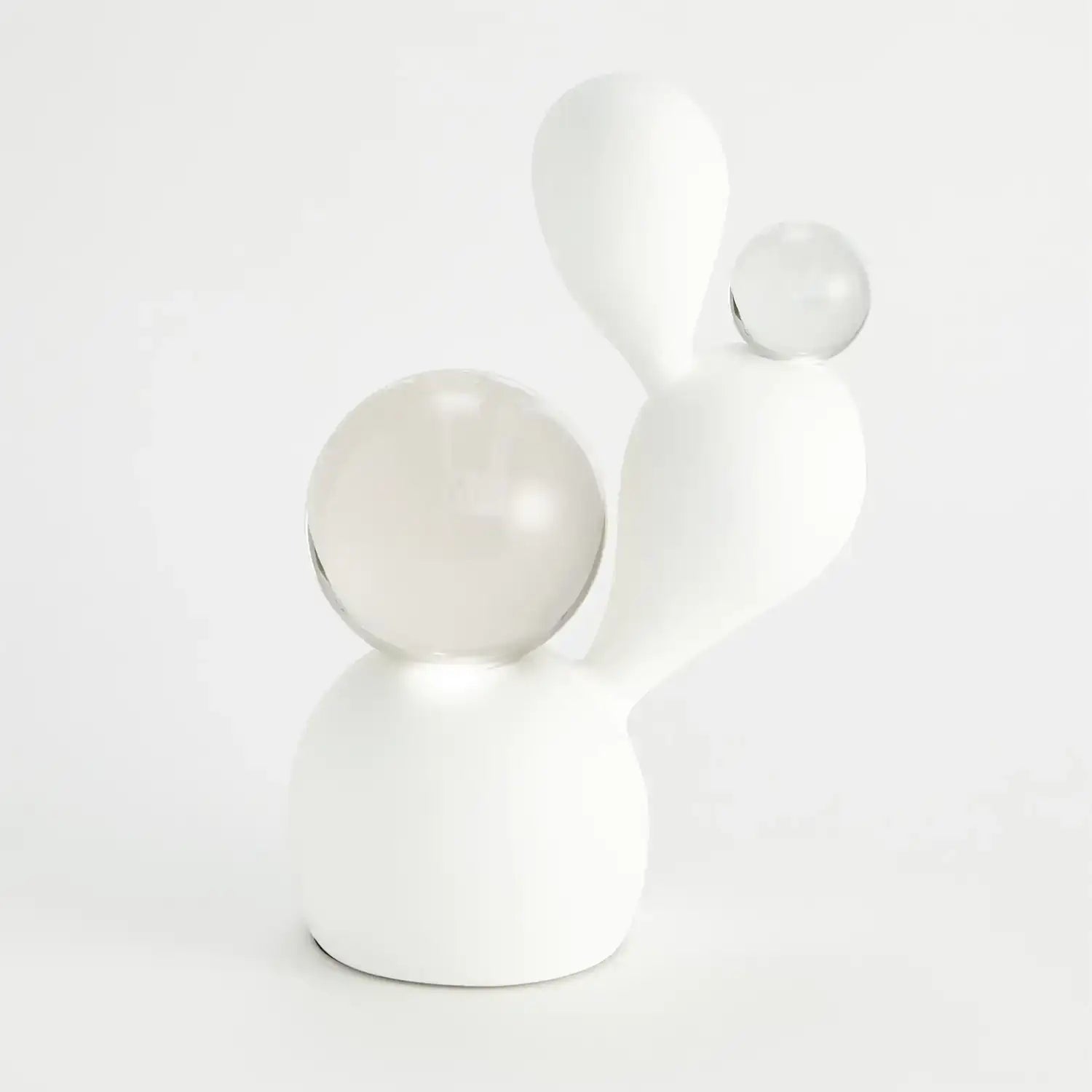 GLOBAL VIEWS TRIPLE MERINGUE SCULPTURE W/2 SPHERES - Decorative Accents