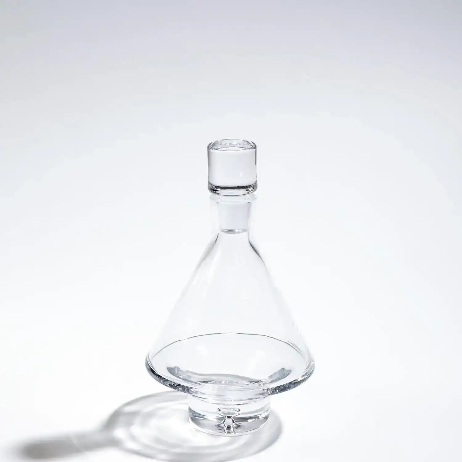 GLOBAL VIEWS FAT BOTTOM DECANTER - Decorative Accents