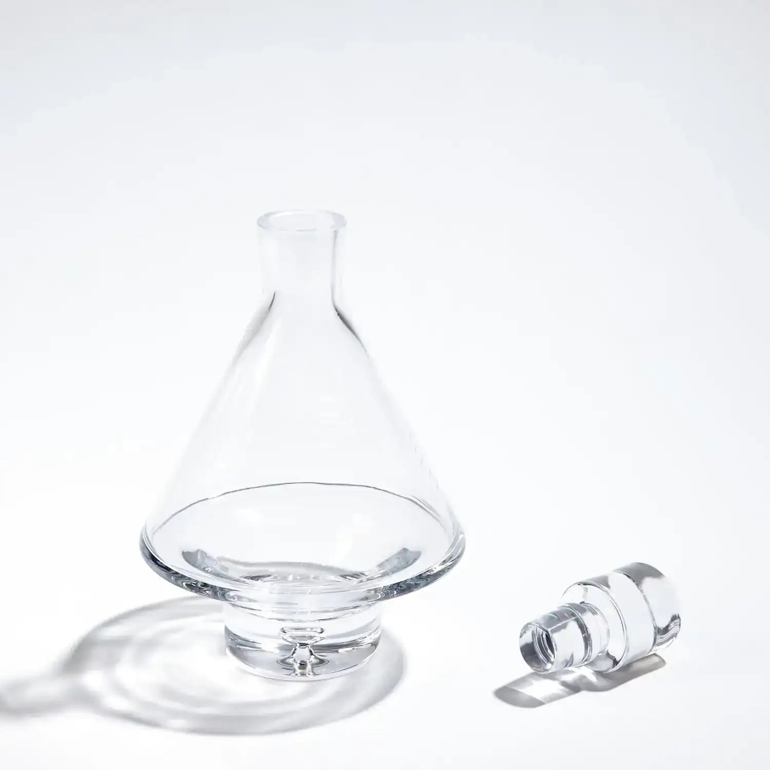 GLOBAL VIEWS FAT BOTTOM DECANTER - Decorative Accents