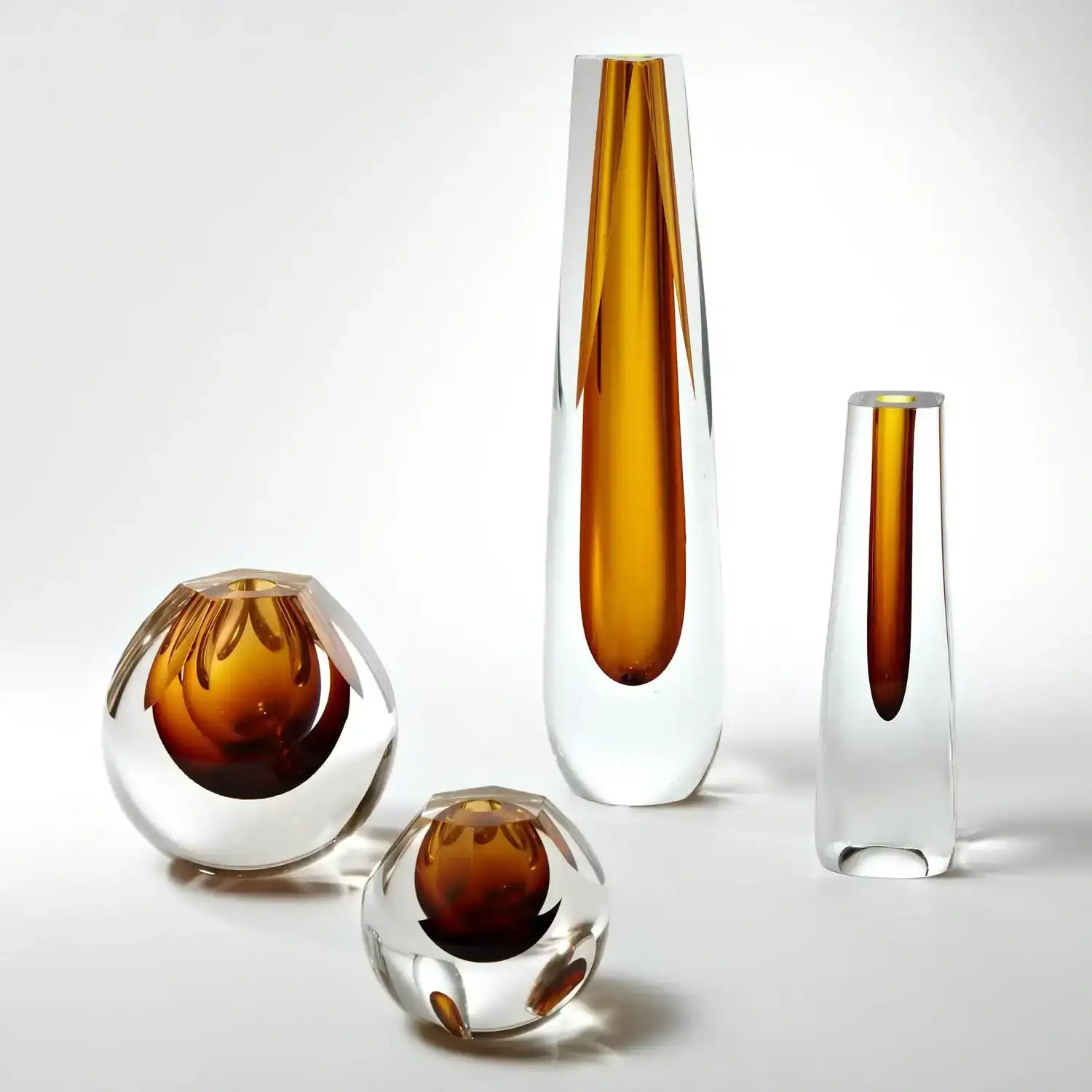 GLOBAL VIEWS HEXAGON CUT GLASS VASE - Art