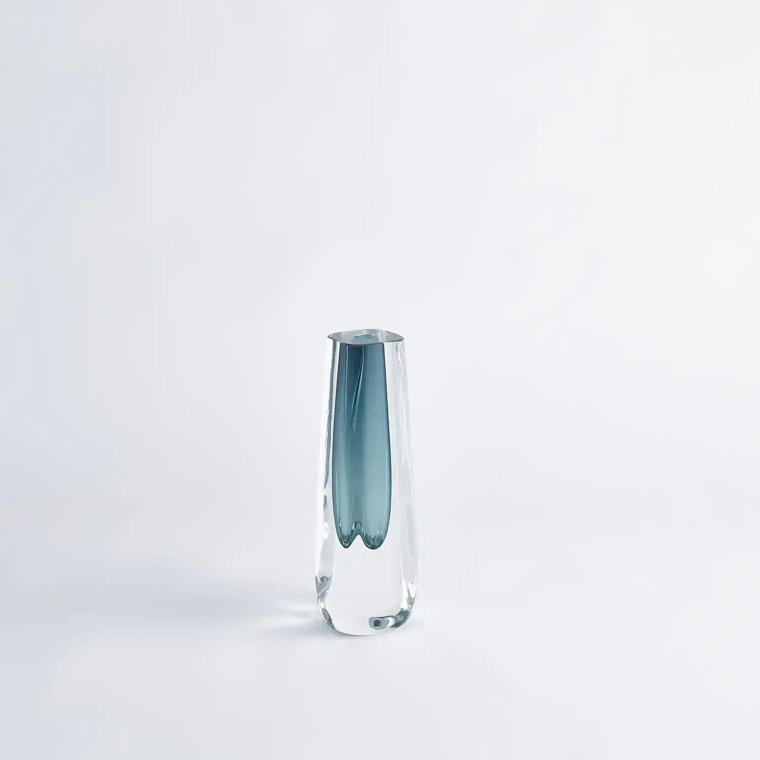 GLOBAL VIEWS SQUARE CUT GLASS VASE - Art