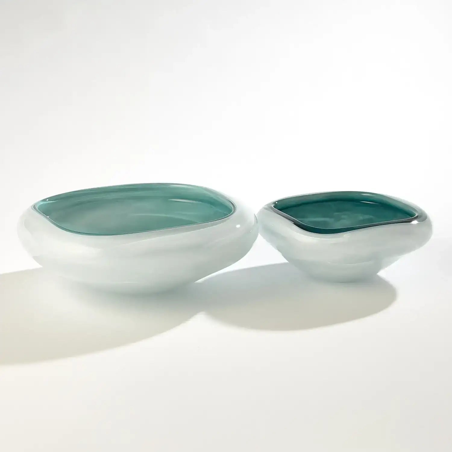 GLOBAL VIEWS SQUARE CASED GLASS BOWL - Art