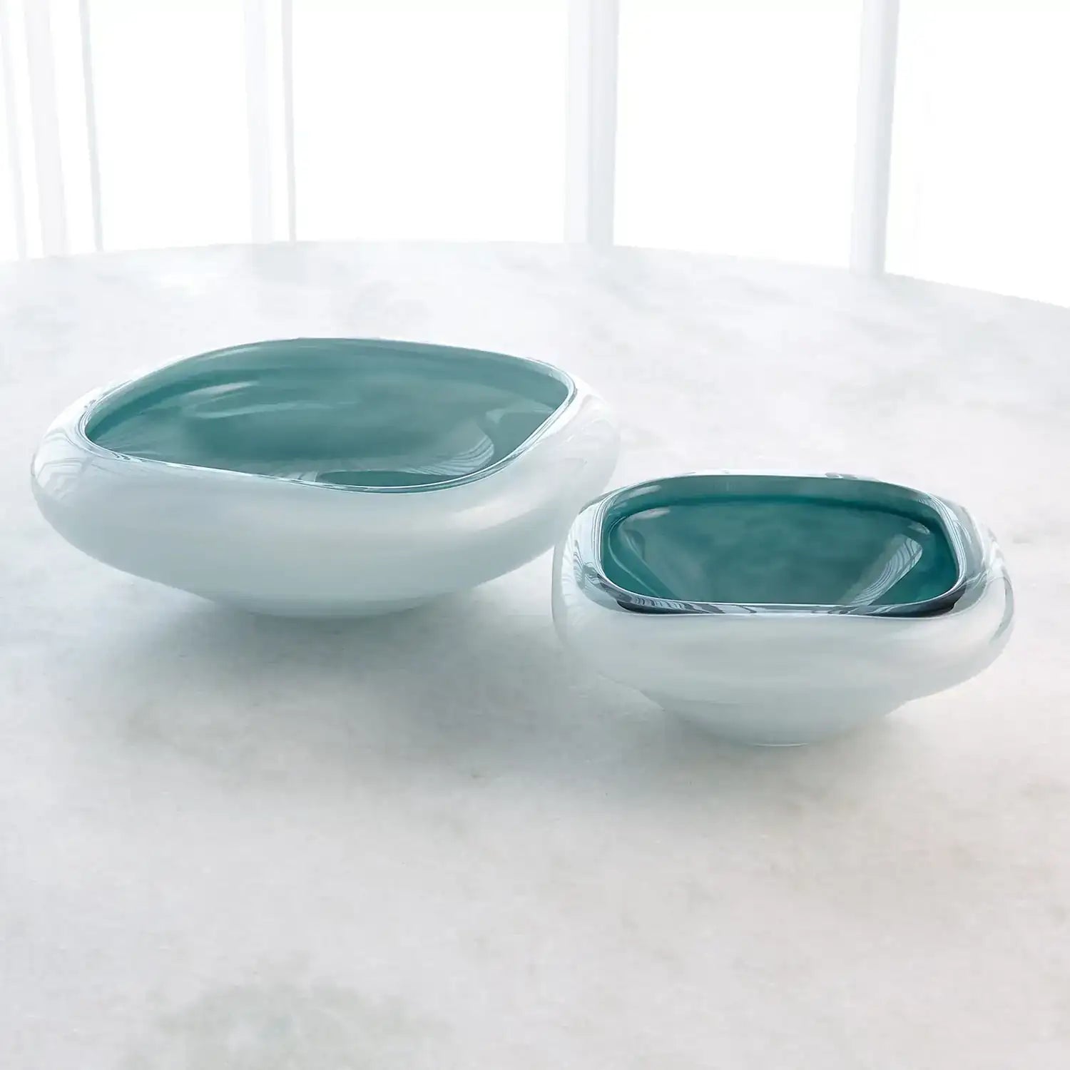 GLOBAL VIEWS SQUARE CASED GLASS BOWL - Art