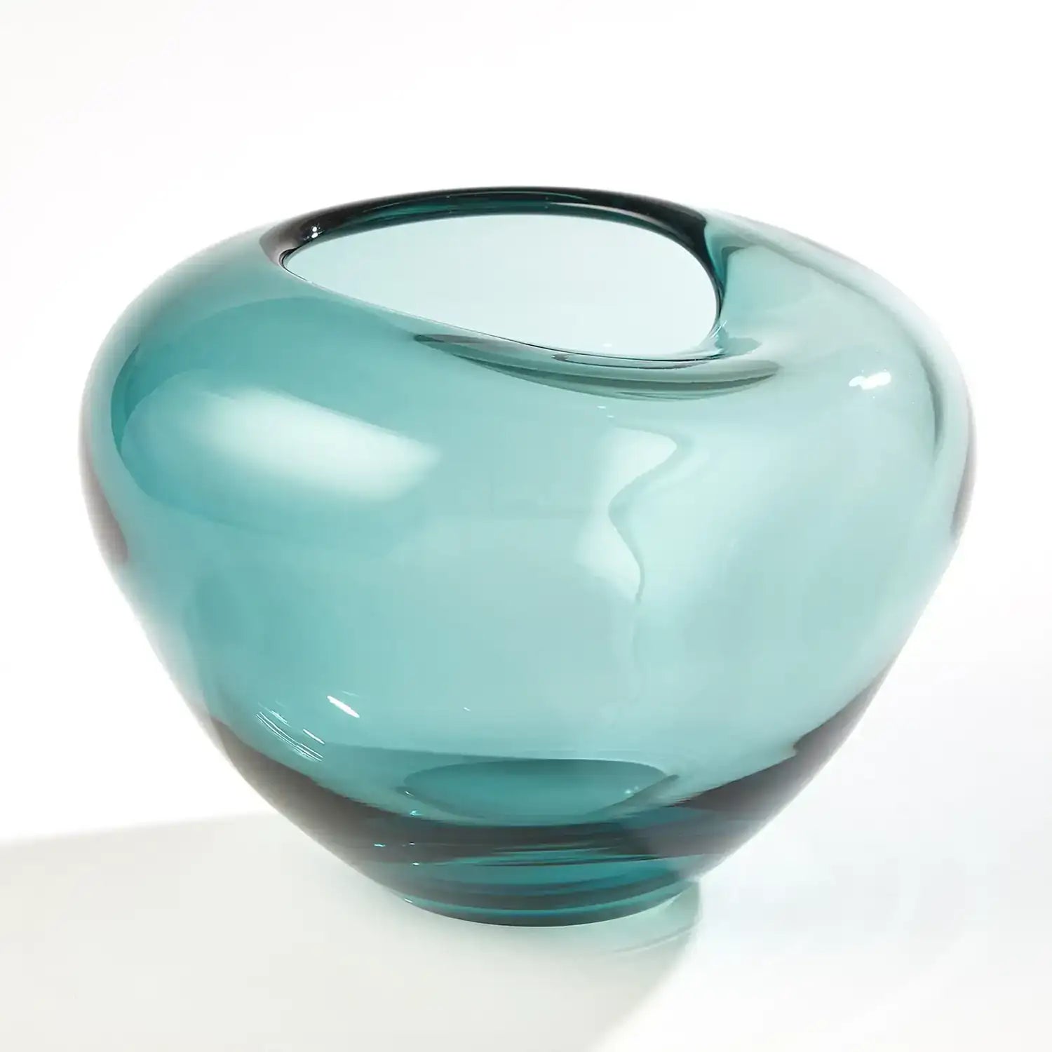 GLOBAL VIEWS UNDULATING VASE - Art