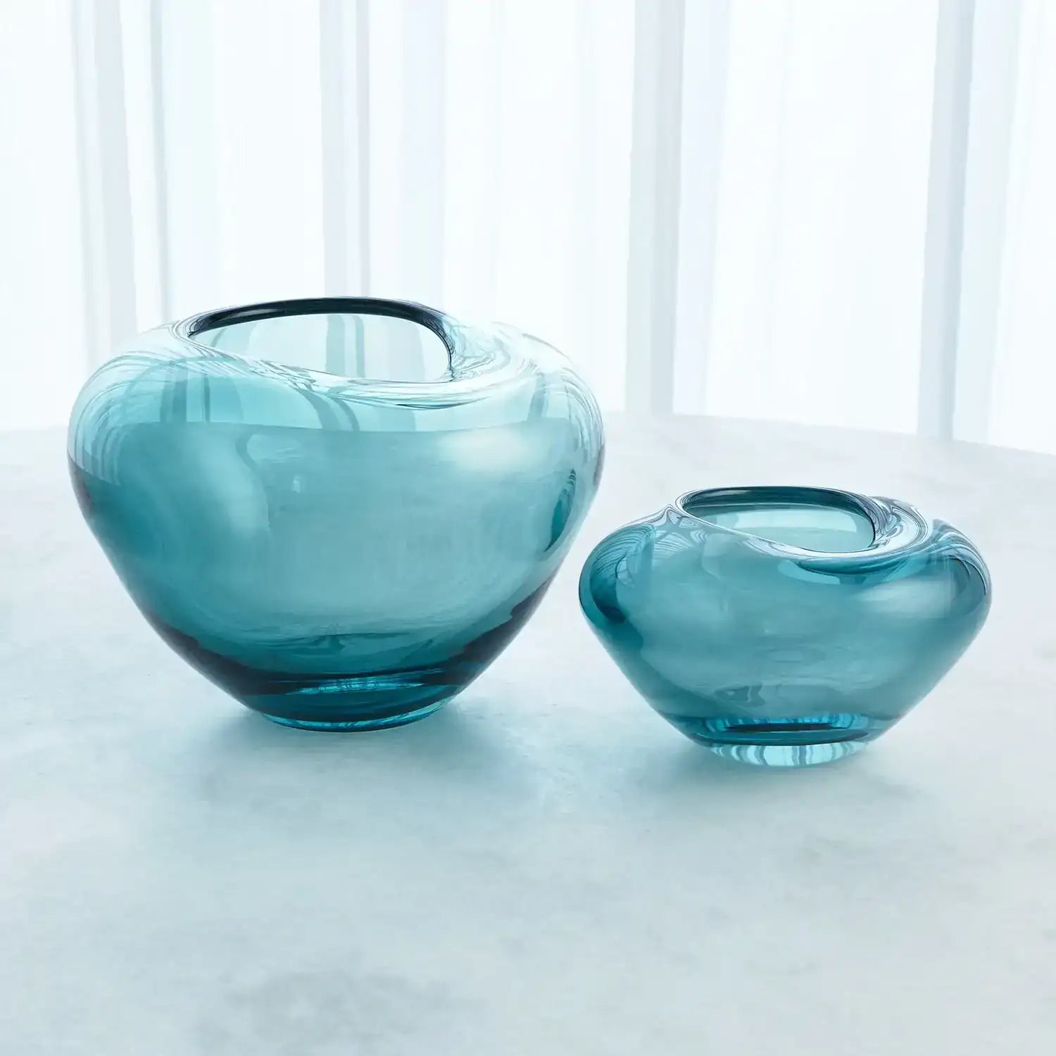 GLOBAL VIEWS UNDULATING VASE - Art
