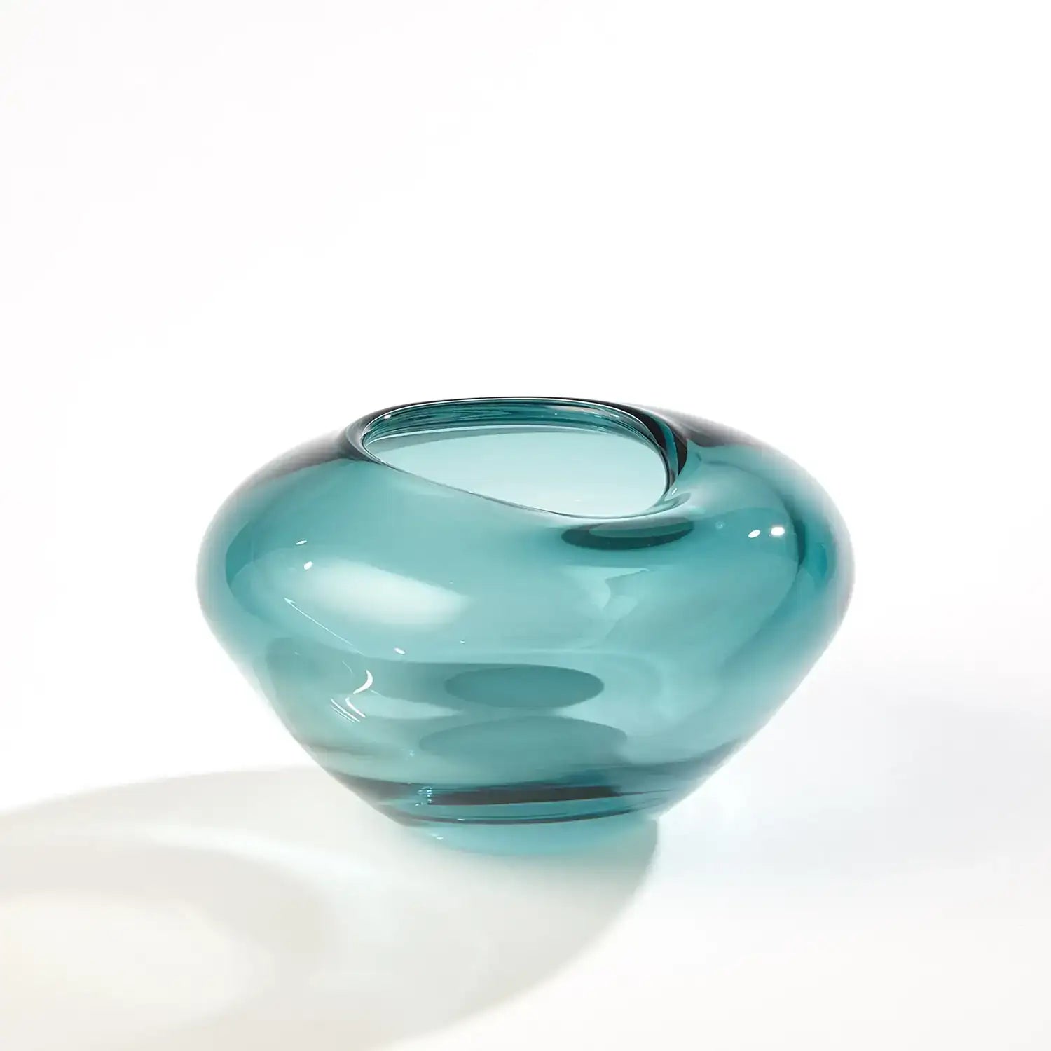 GLOBAL VIEWS UNDULATING VASE - Art