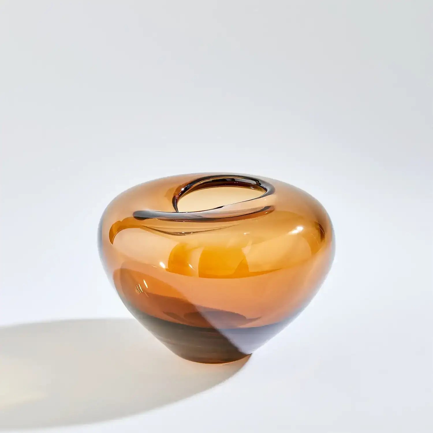 GLOBAL VIEWS UNDULATING VASE - Art
