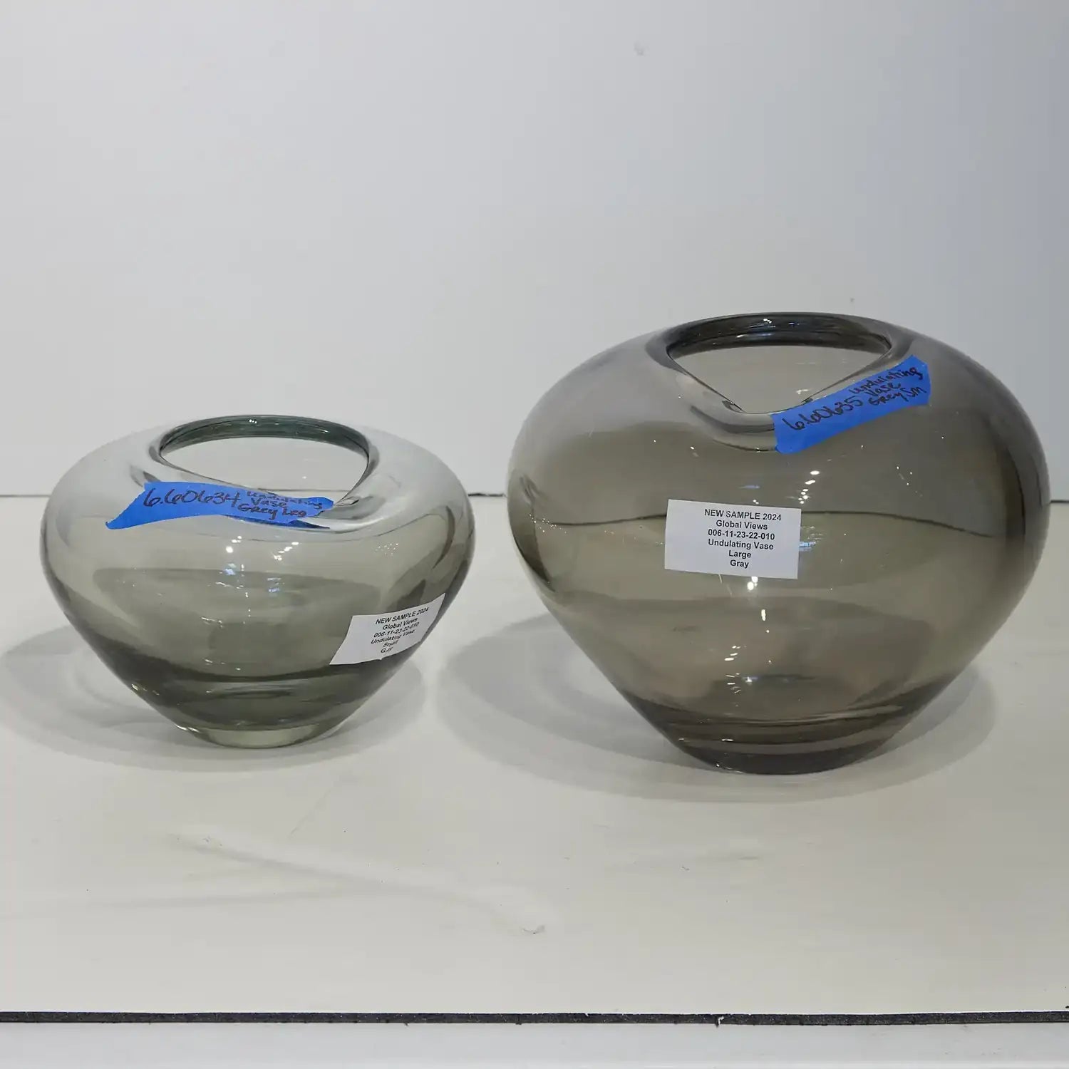 GLOBAL VIEWS UNDULATING VASE - Art