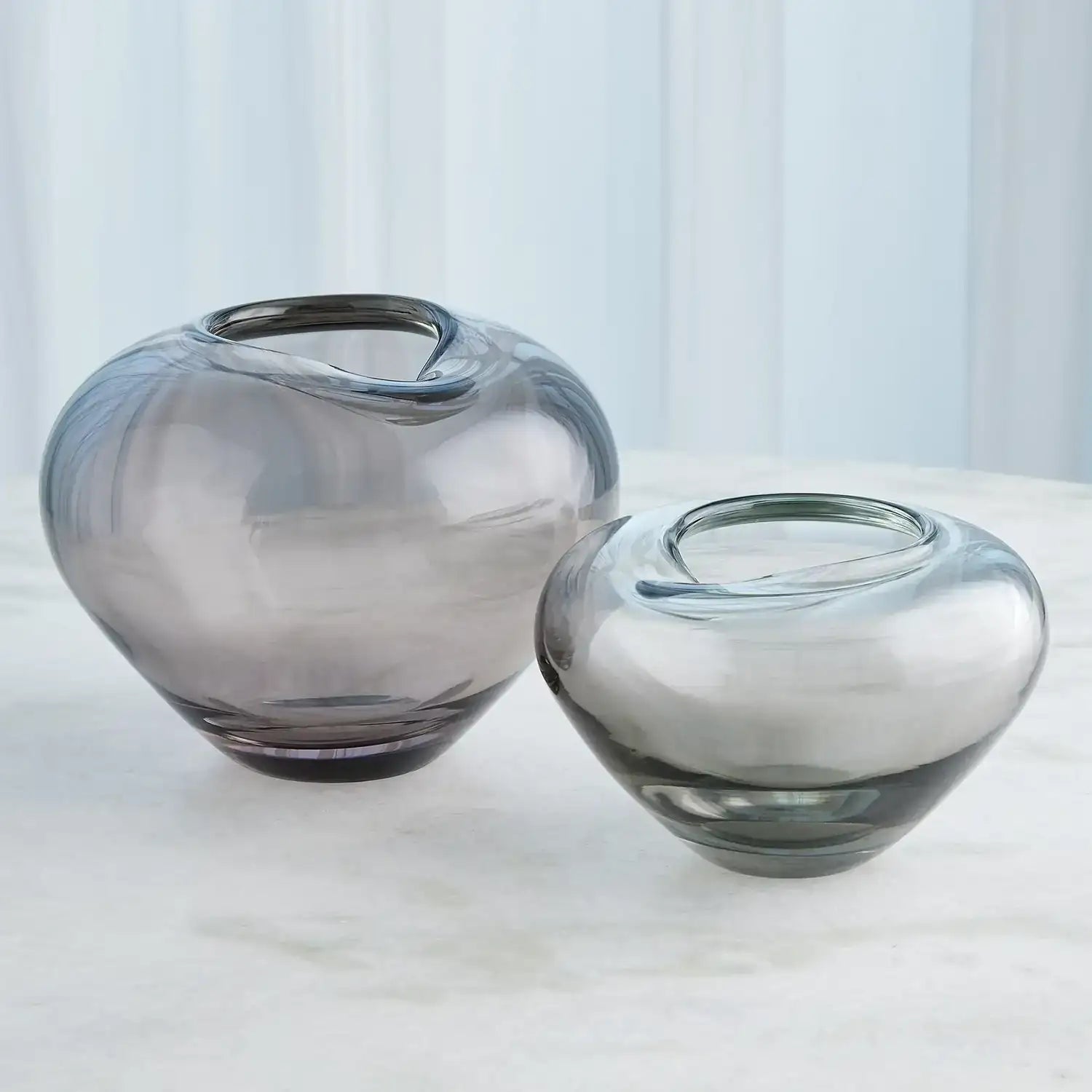 GLOBAL VIEWS UNDULATING VASE - Art