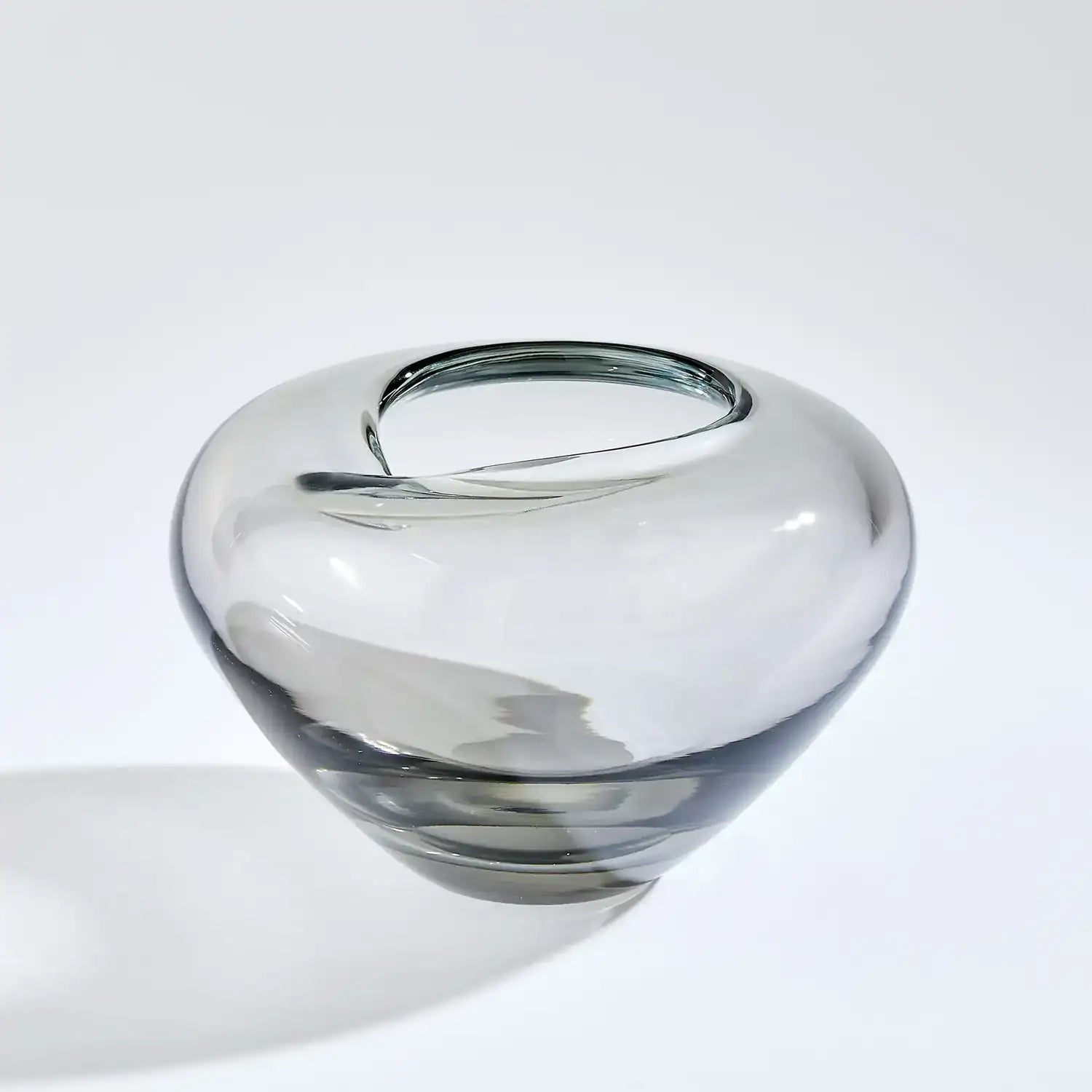 GLOBAL VIEWS UNDULATING VASE - Art