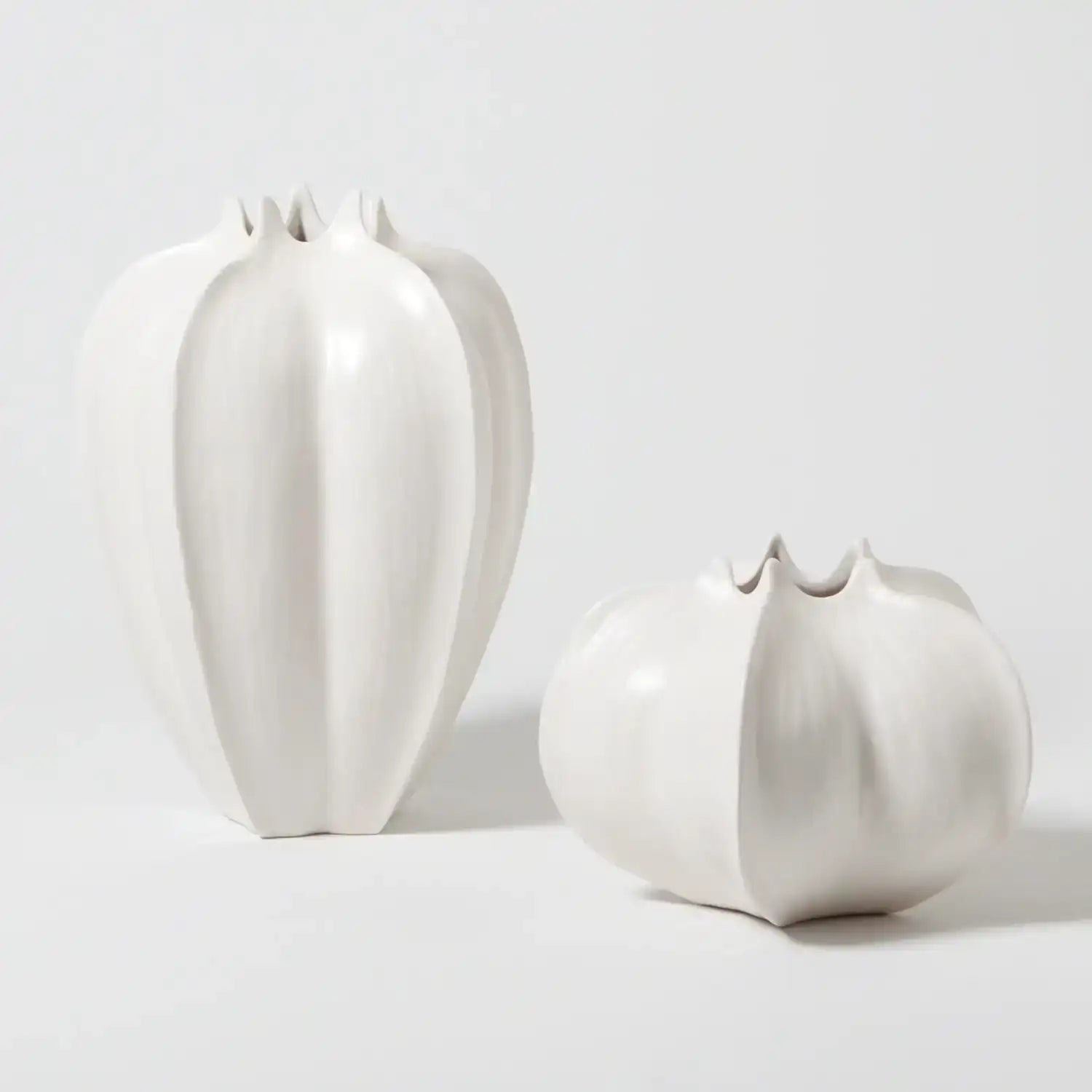 GLOBAL VIEWS STAR FRUIT VASE - Decorative Accents