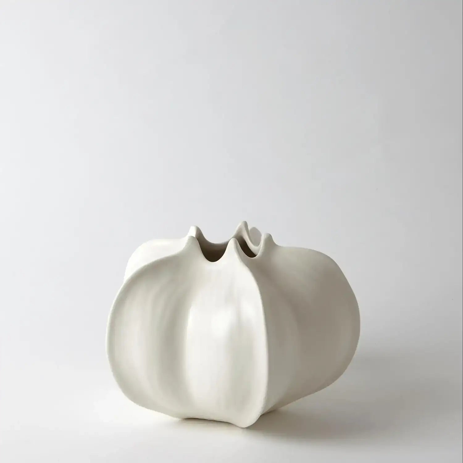 GLOBAL VIEWS STAR FRUIT VASE - Decorative Accents