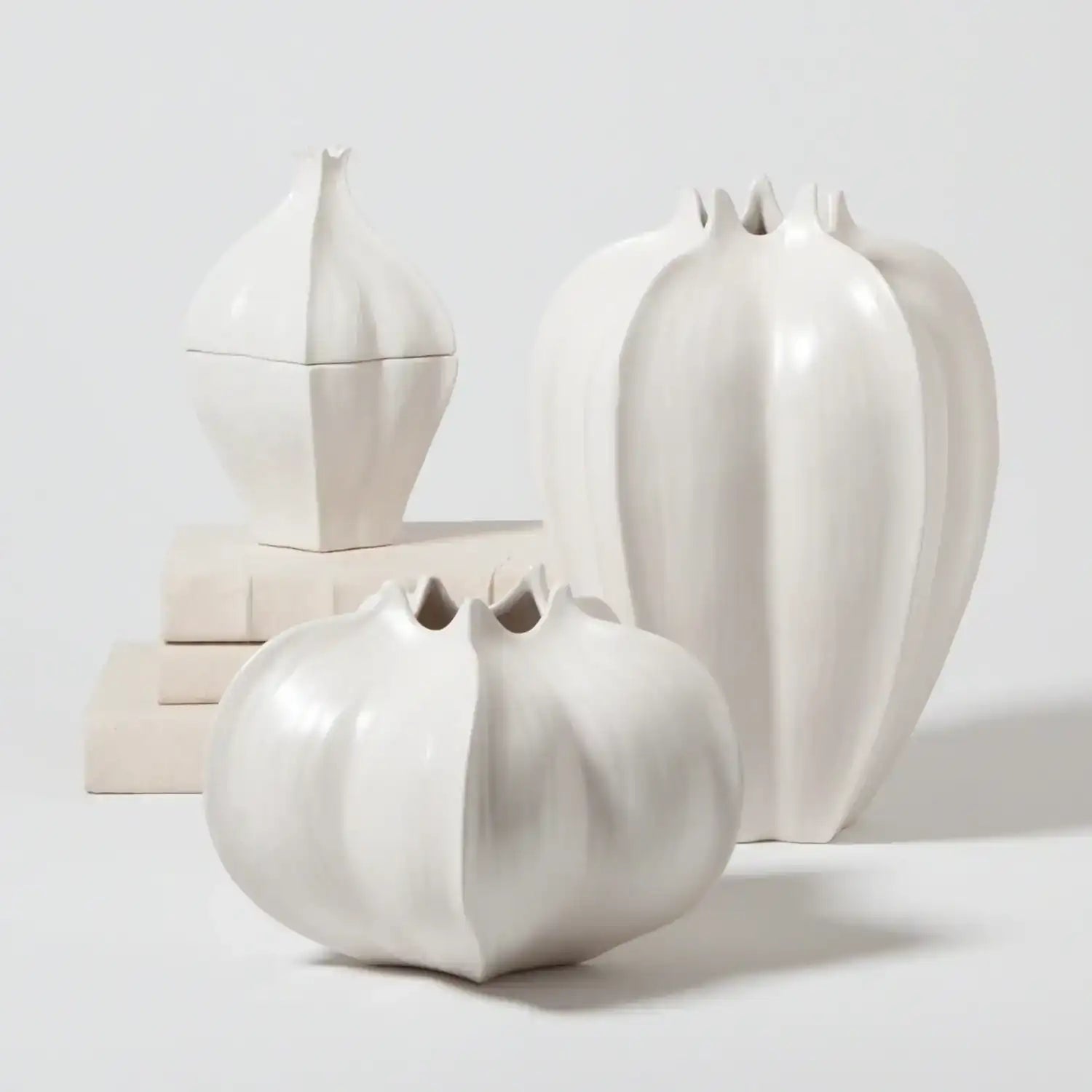 GLOBAL VIEWS STAR FRUIT VASE - Decorative Accents