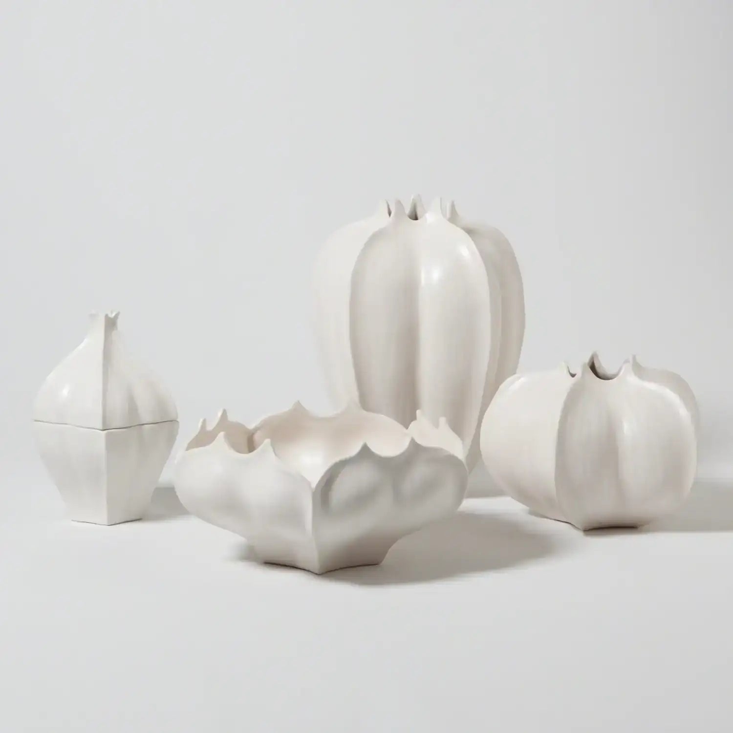 GLOBAL VIEWS STAR FRUIT BOWL - Decorative Accents