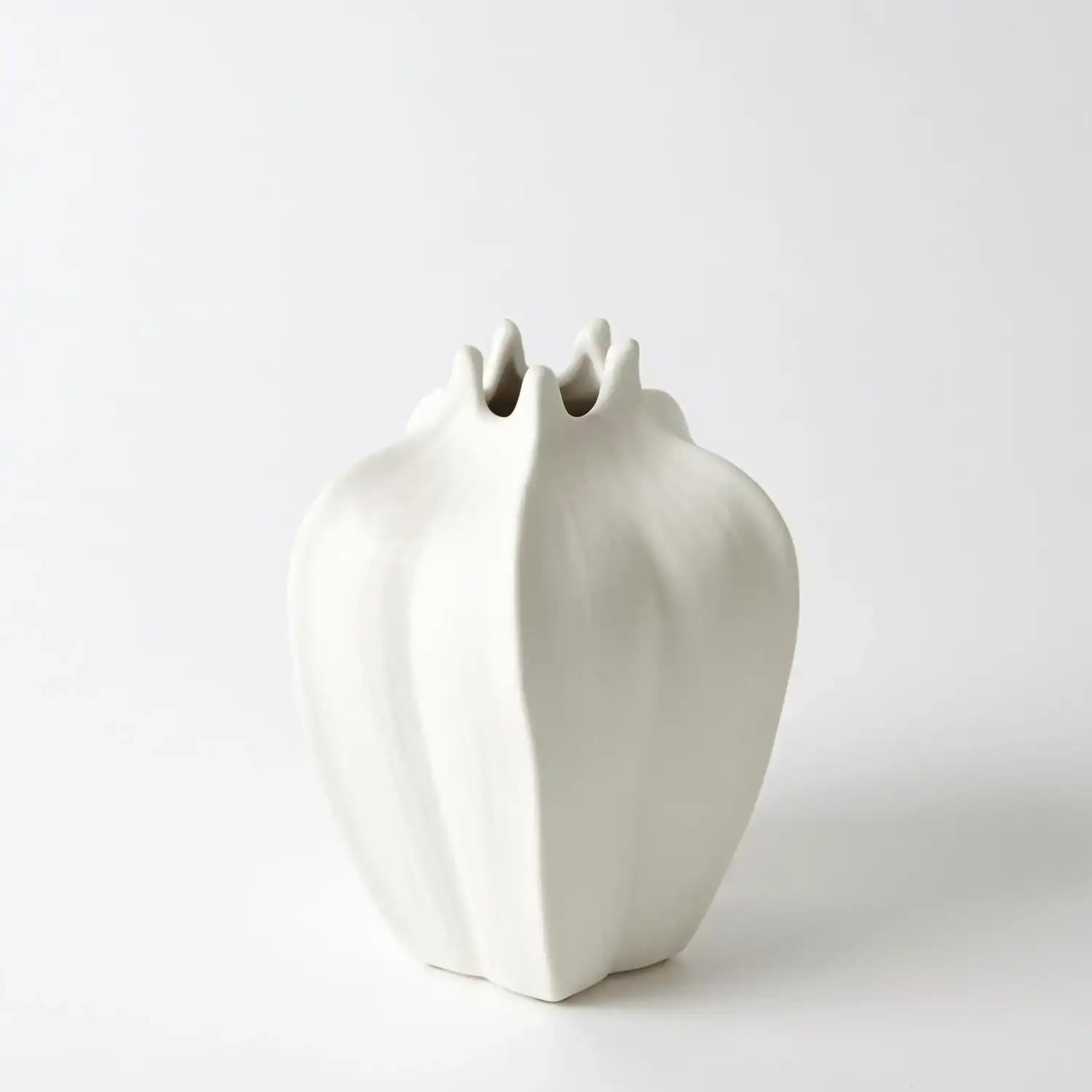GLOBAL VIEWS MINI STAR FRUIT VASE - Decorative Accents