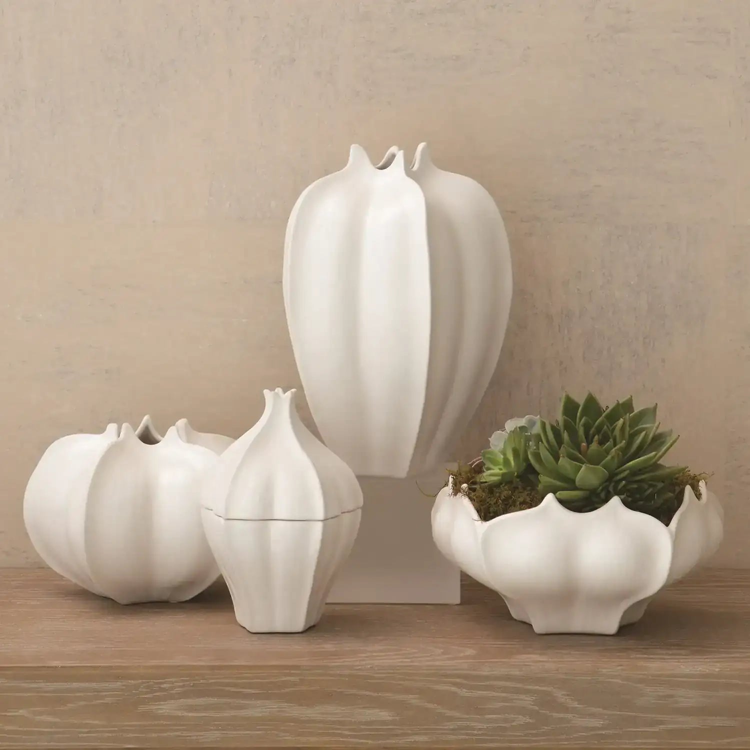 GLOBAL VIEWS MINI STAR FRUIT VASE - Decorative Accents