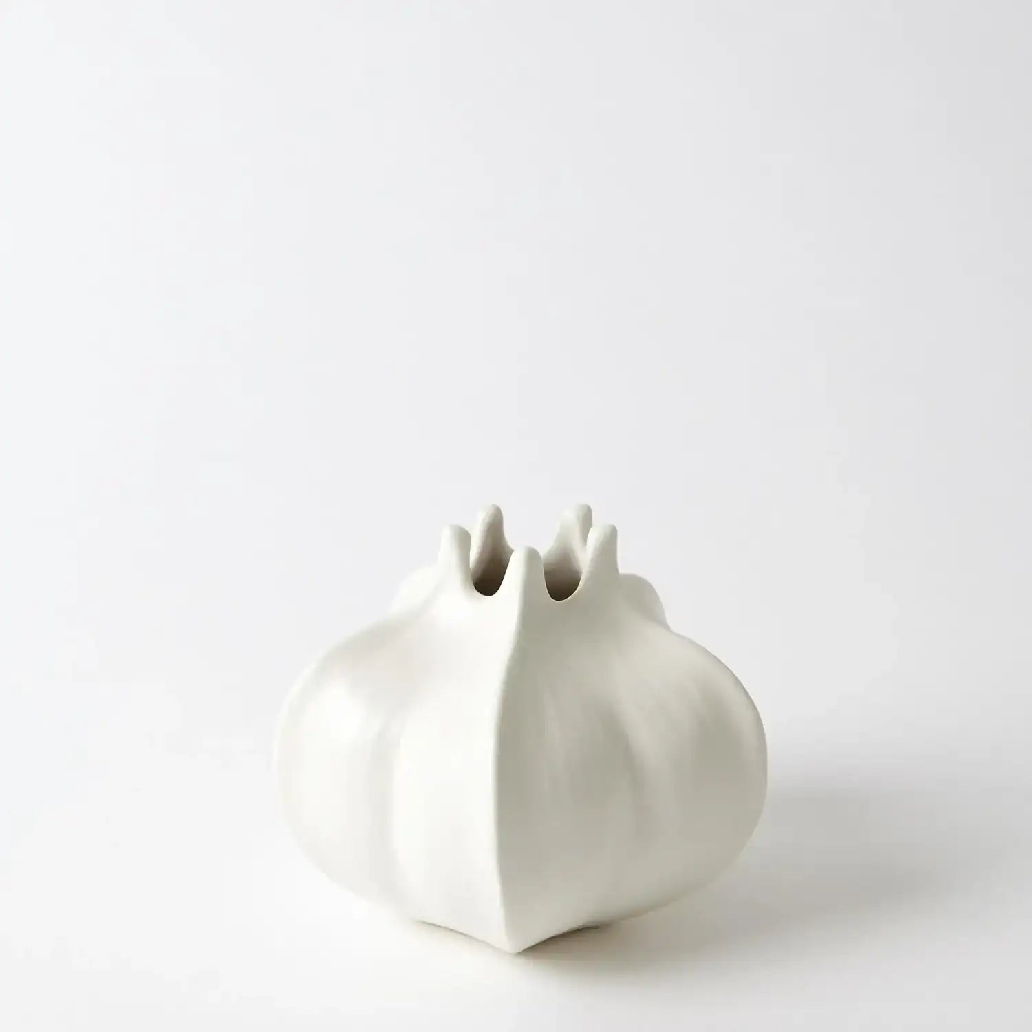 GLOBAL VIEWS MINI STAR FRUIT VASE - Decorative Accents