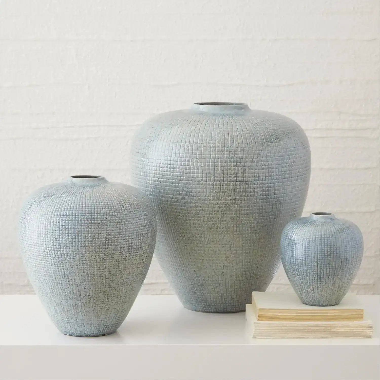 GLOBAL VIEWS CHECK BULBOUS VASE - Decorative Accents