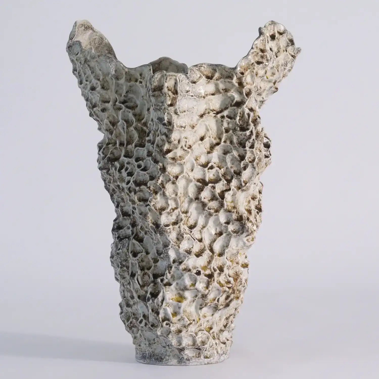 GLOBAL VIEWS BARRIER REEF VASE - Decorative Accents