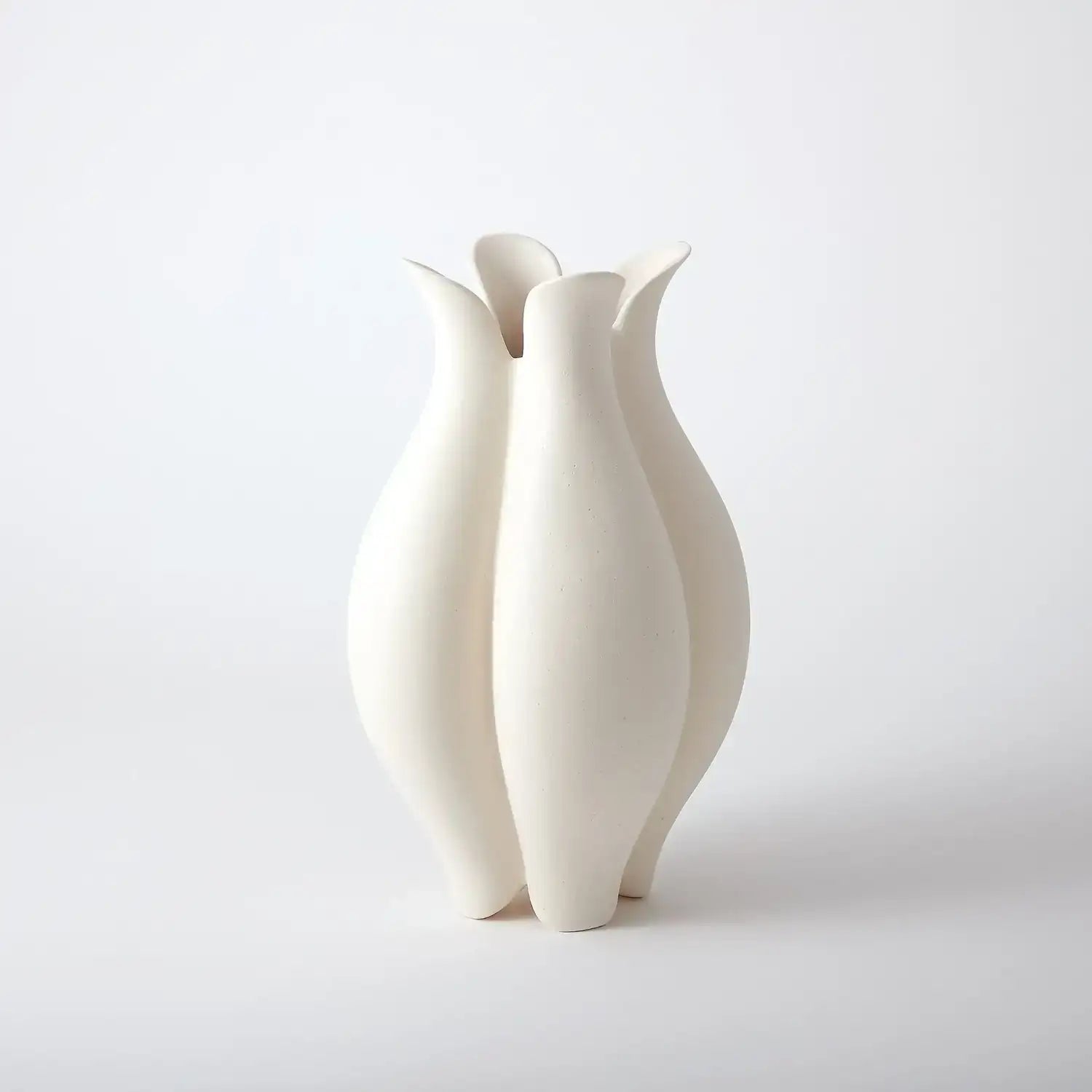 GLOBAL VIEWS POND VASE - Decorative Accents