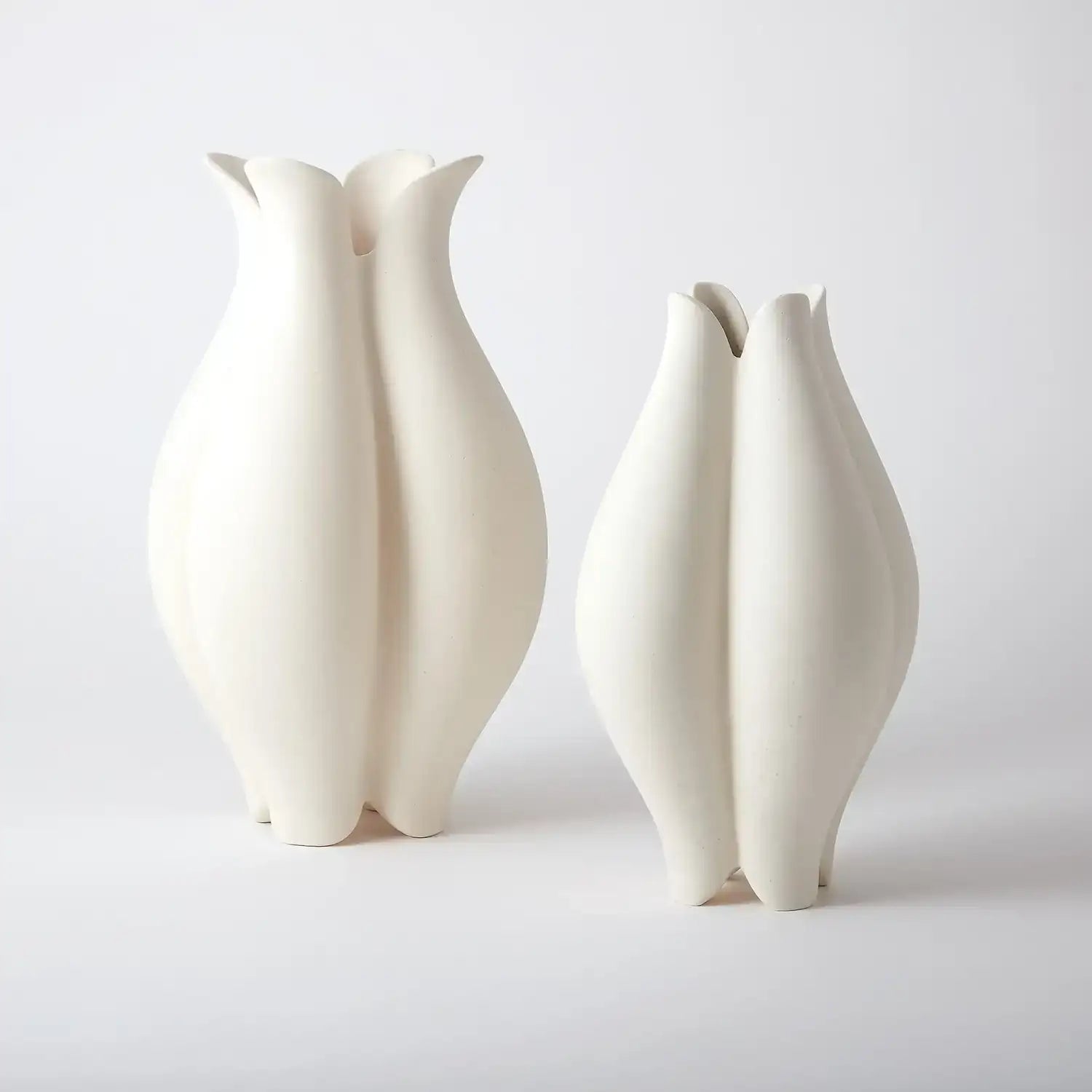 GLOBAL VIEWS POND VASE - Decorative Accents