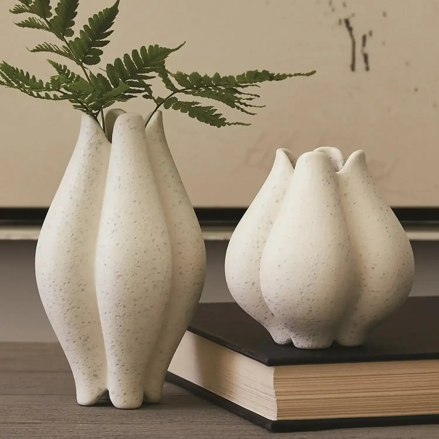 GLOBAL VIEWS MINI POND VASE - Decorative Accents