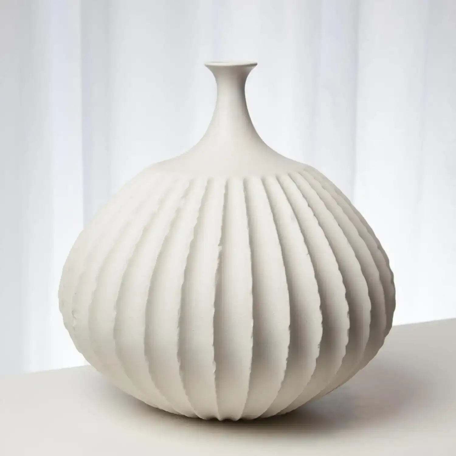 GLOBAL VIEWS SAWTOOTH VASE - Decorative Accents