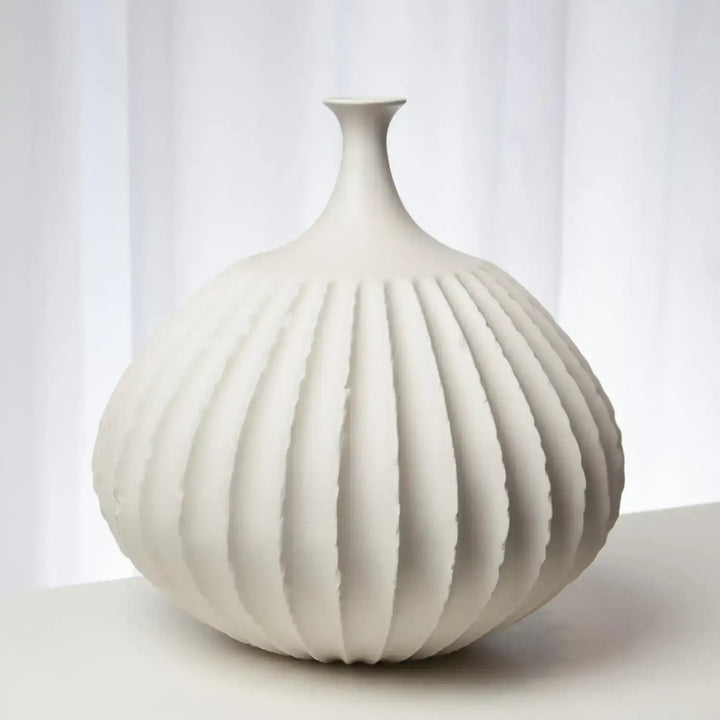 GLOBAL VIEWS SAWTOOTH VASE - Decorative Accents