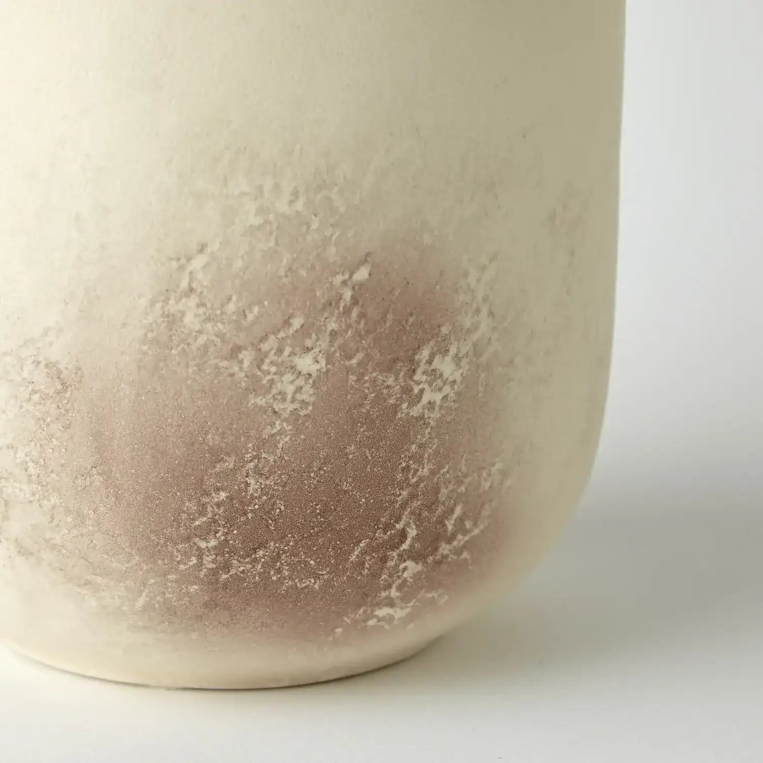 GLOBAL VIEWS FLADIS VASE - Decorative Accents