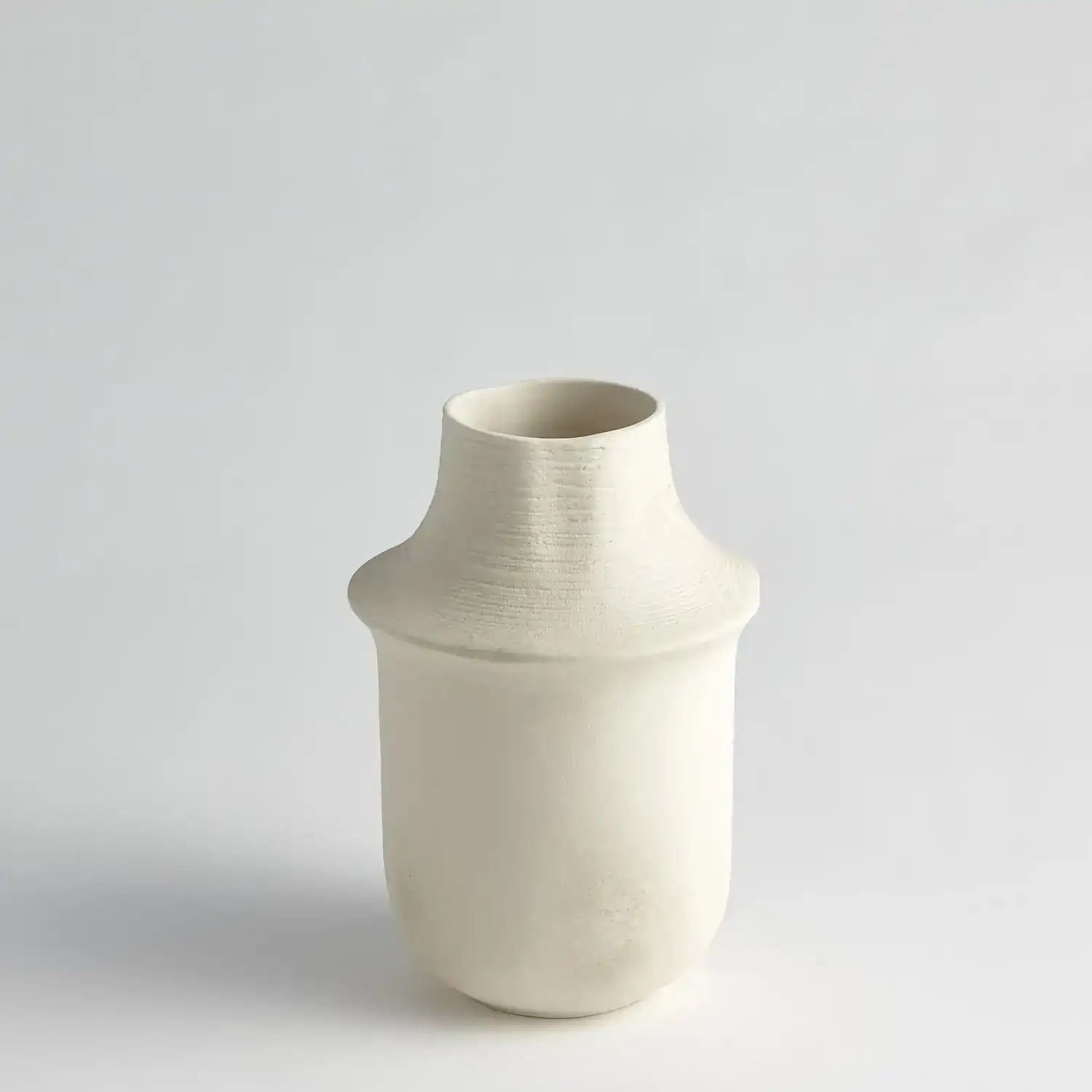 GLOBAL VIEWS FLADIS VASE - Decorative Accents