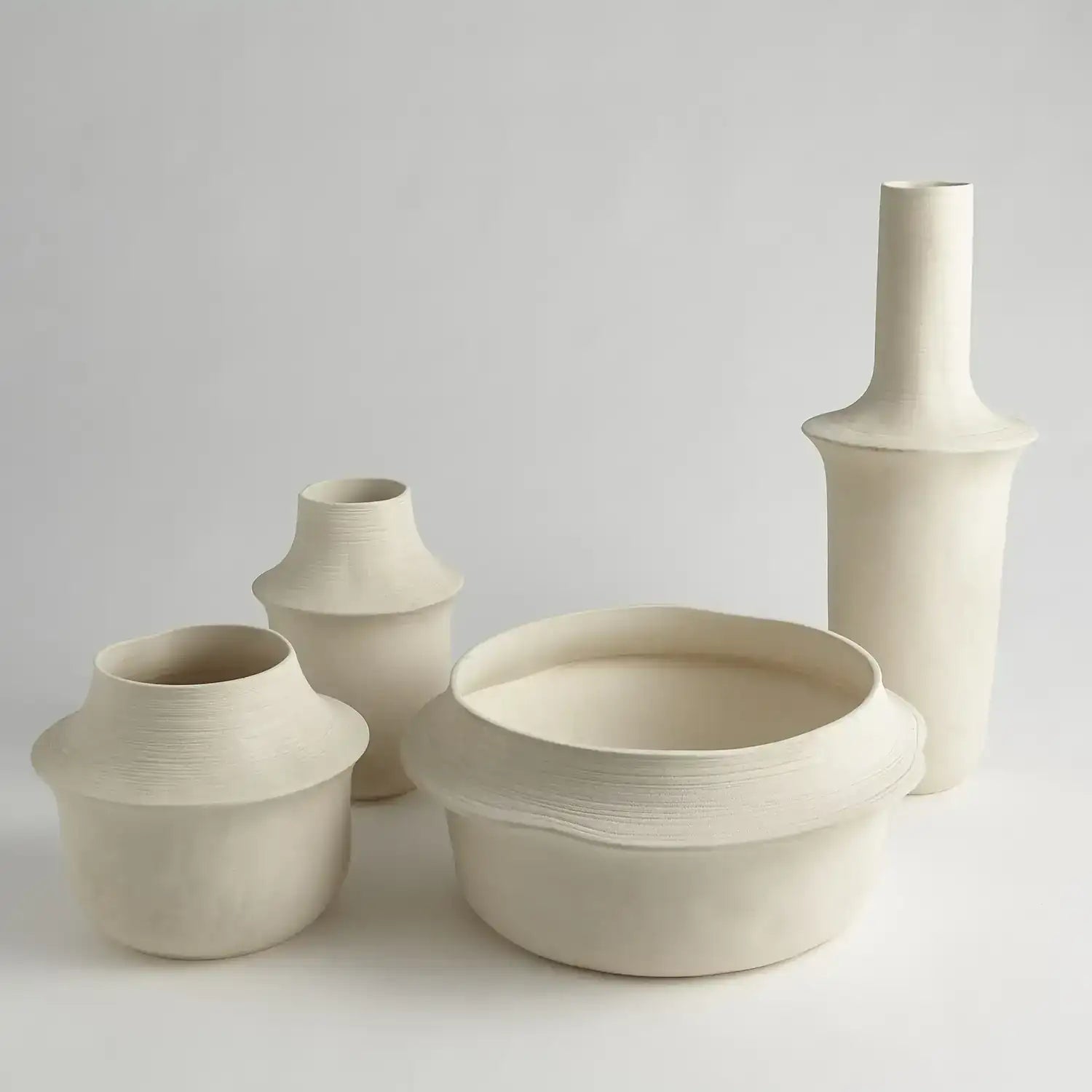 GLOBAL VIEWS FLADIS VASE - Decorative Accents