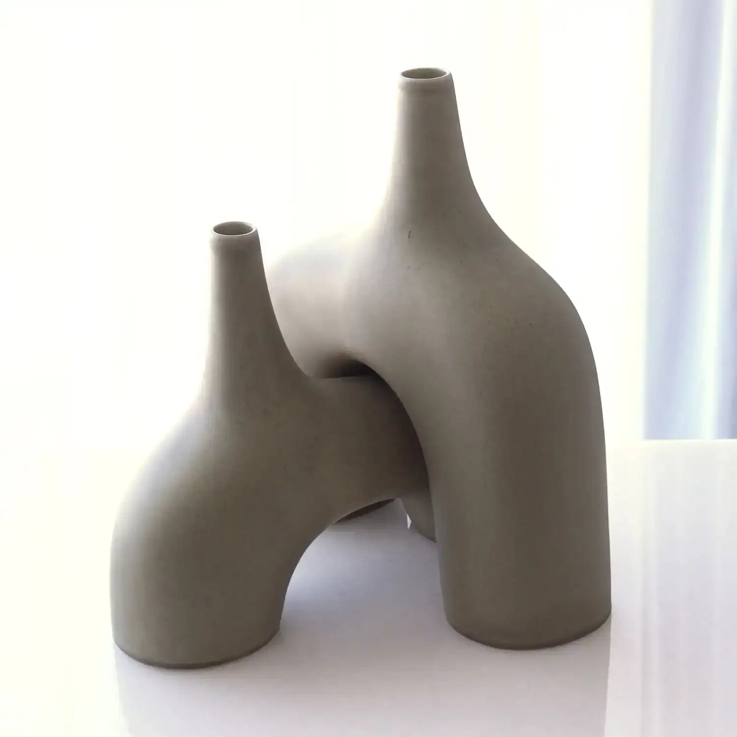 GLOBAL VIEWS STRETCH VASE - Decorative Accents
