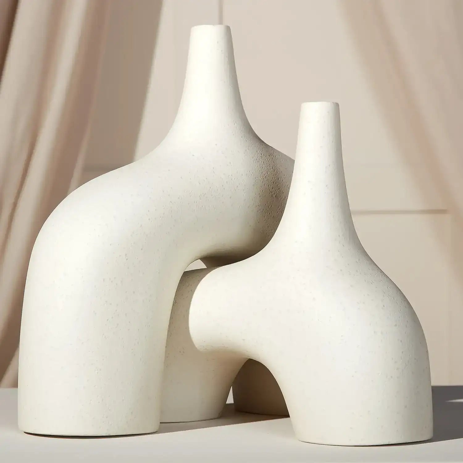 GLOBAL VIEWS STRETCH VASE - Decorative Accents