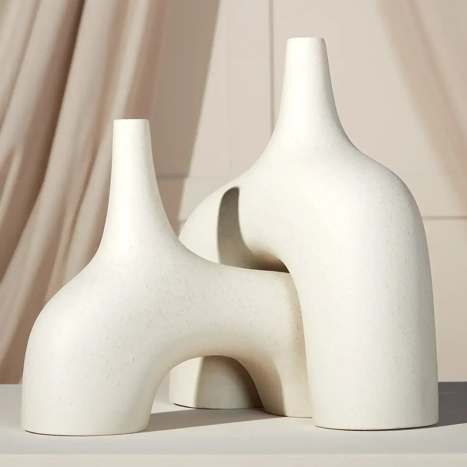 GLOBAL VIEWS STRETCH VASE - Decorative Accents