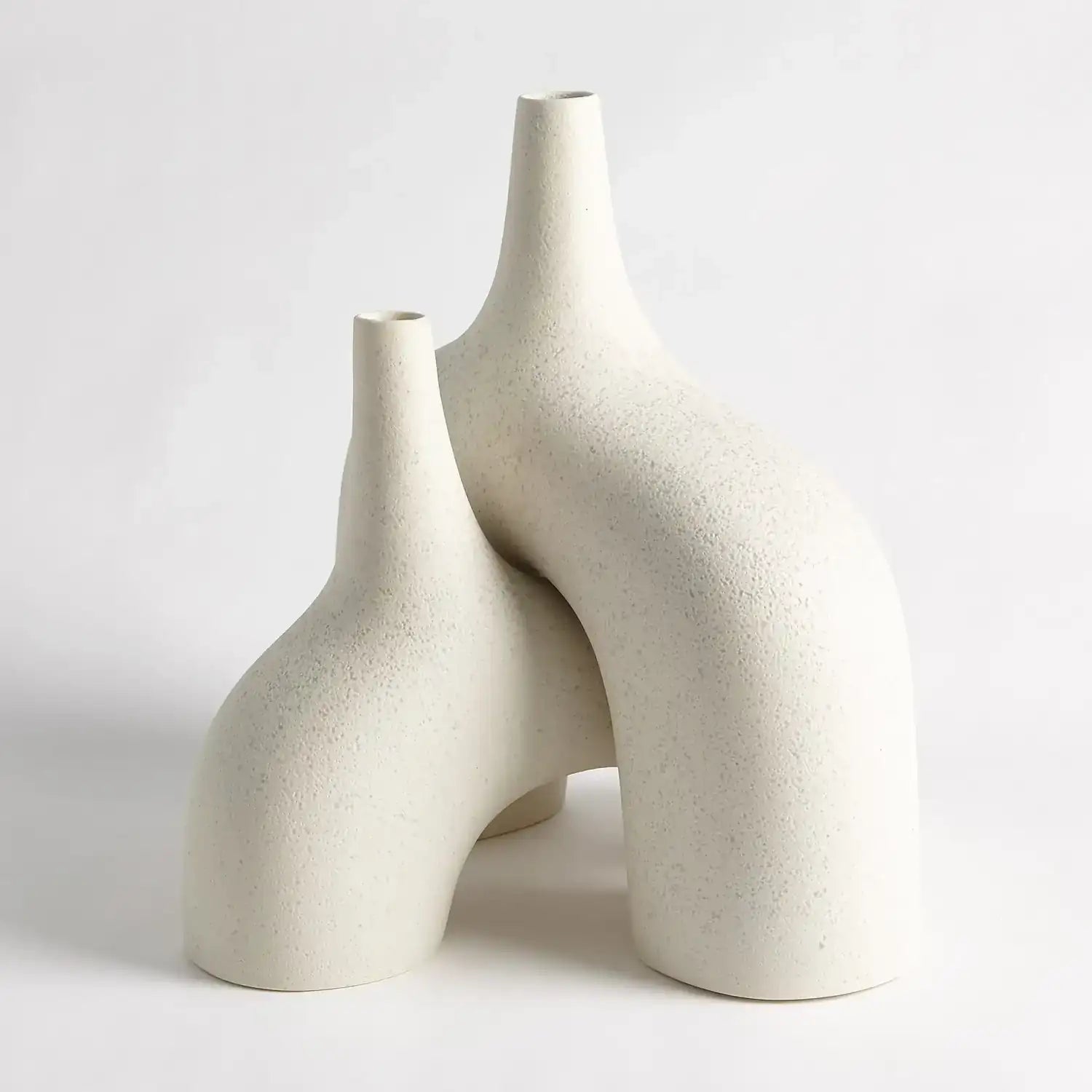 GLOBAL VIEWS STRETCH VASE - Decorative Accents