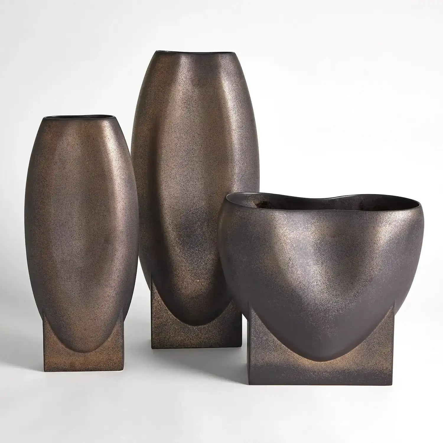 GLOBAL VIEWS ORPHEUS VASE - Decorative Accents