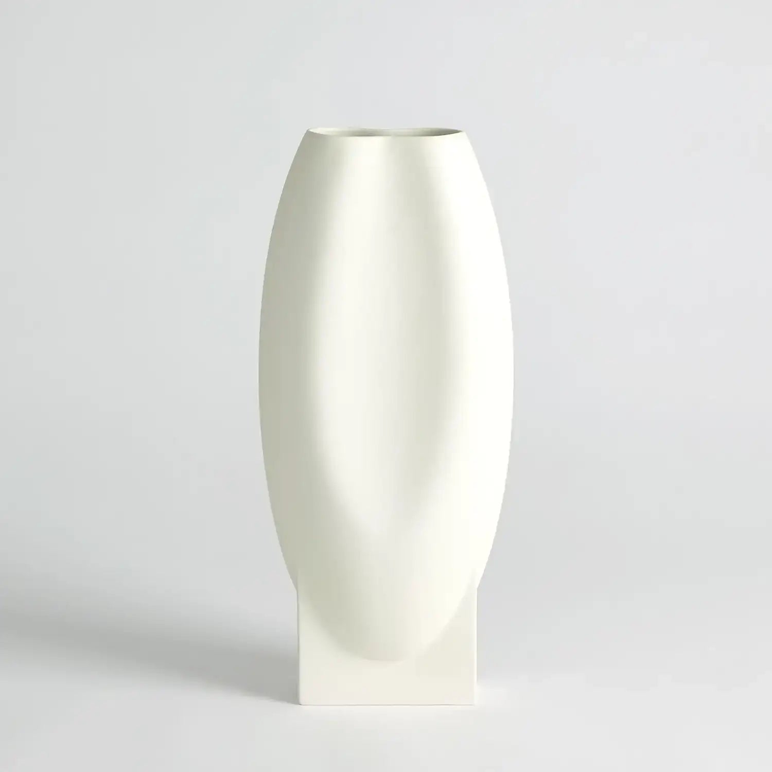 GLOBAL VIEWS ORPHEUS VASE - Decorative Accents