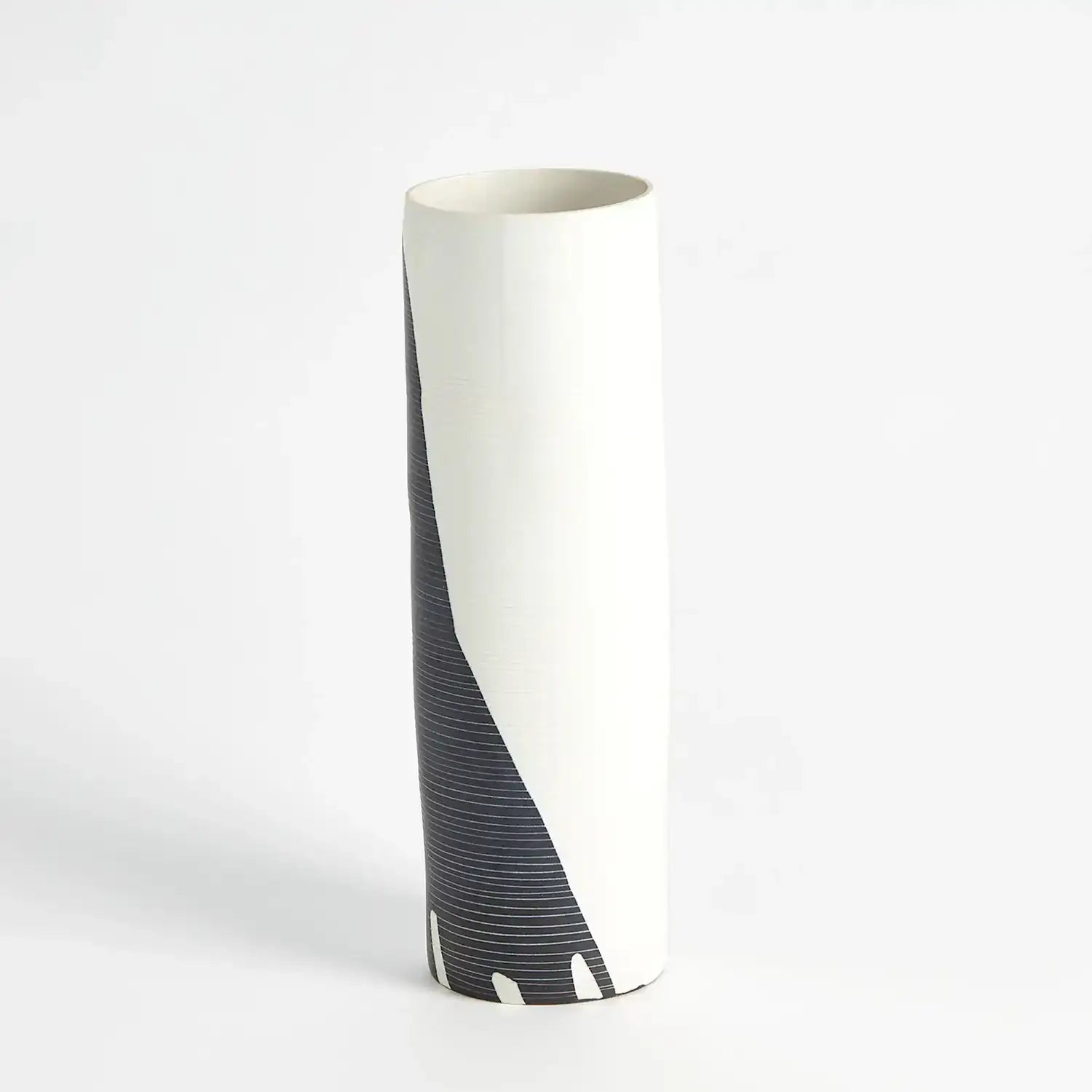 GLOBAL VIEWS SPLATTER VASE - Decorative Accents