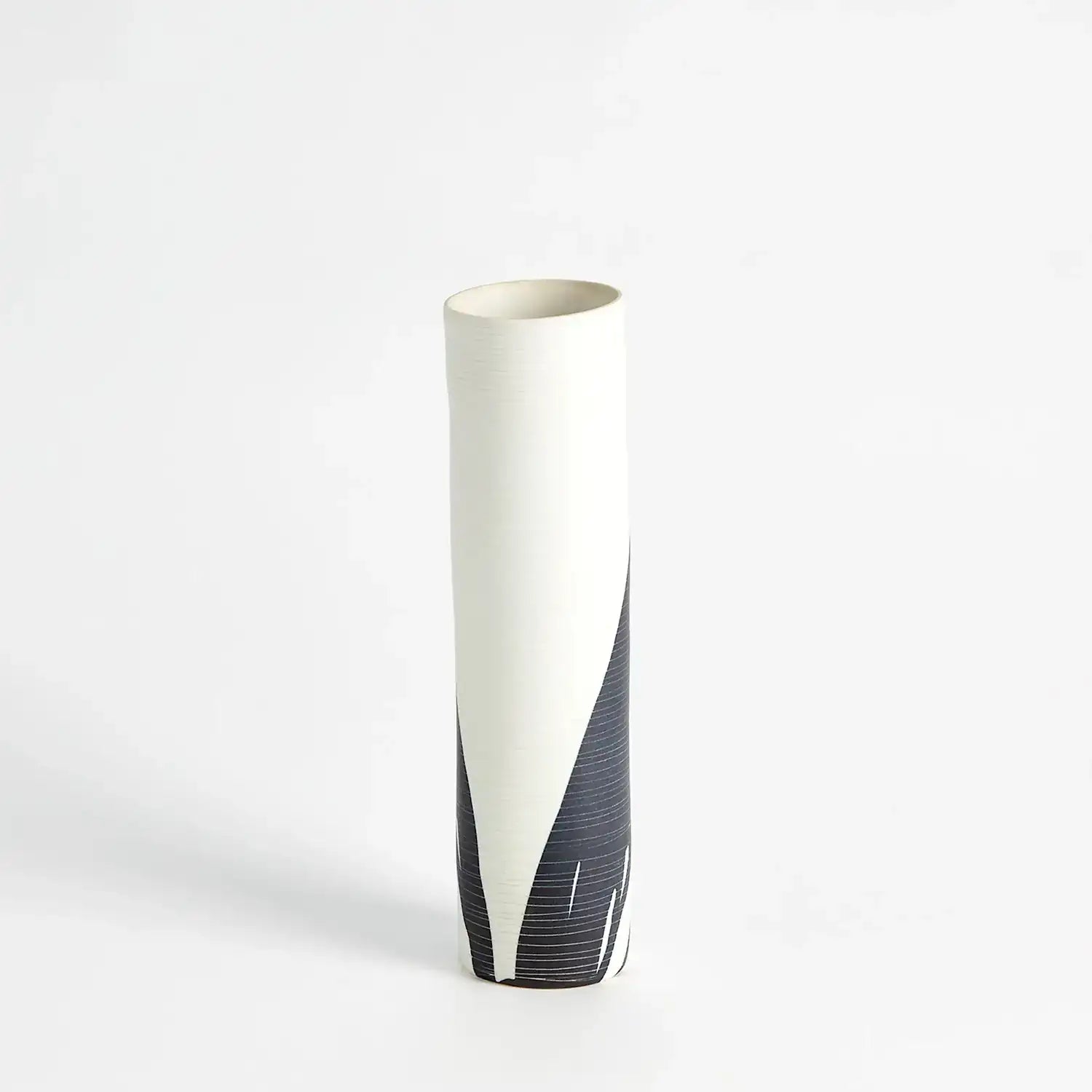 GLOBAL VIEWS SPLATTER VASE - Decorative Accents