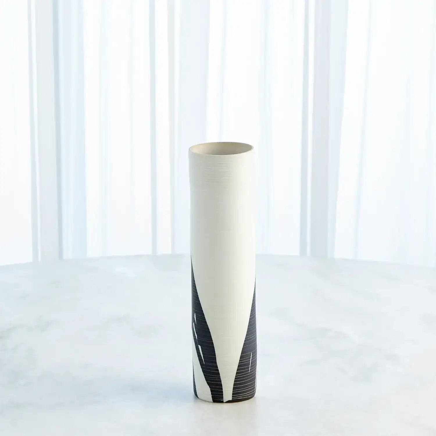 GLOBAL VIEWS SPLATTER VASE - Decorative Accents