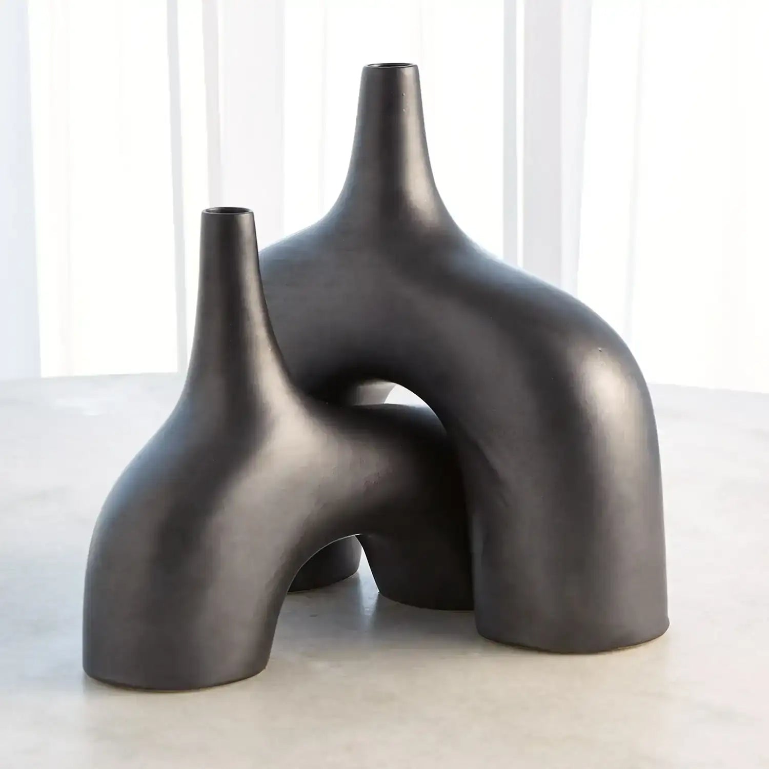 GLOBAL VIEWS STRETCH VASE - Decorative Accents