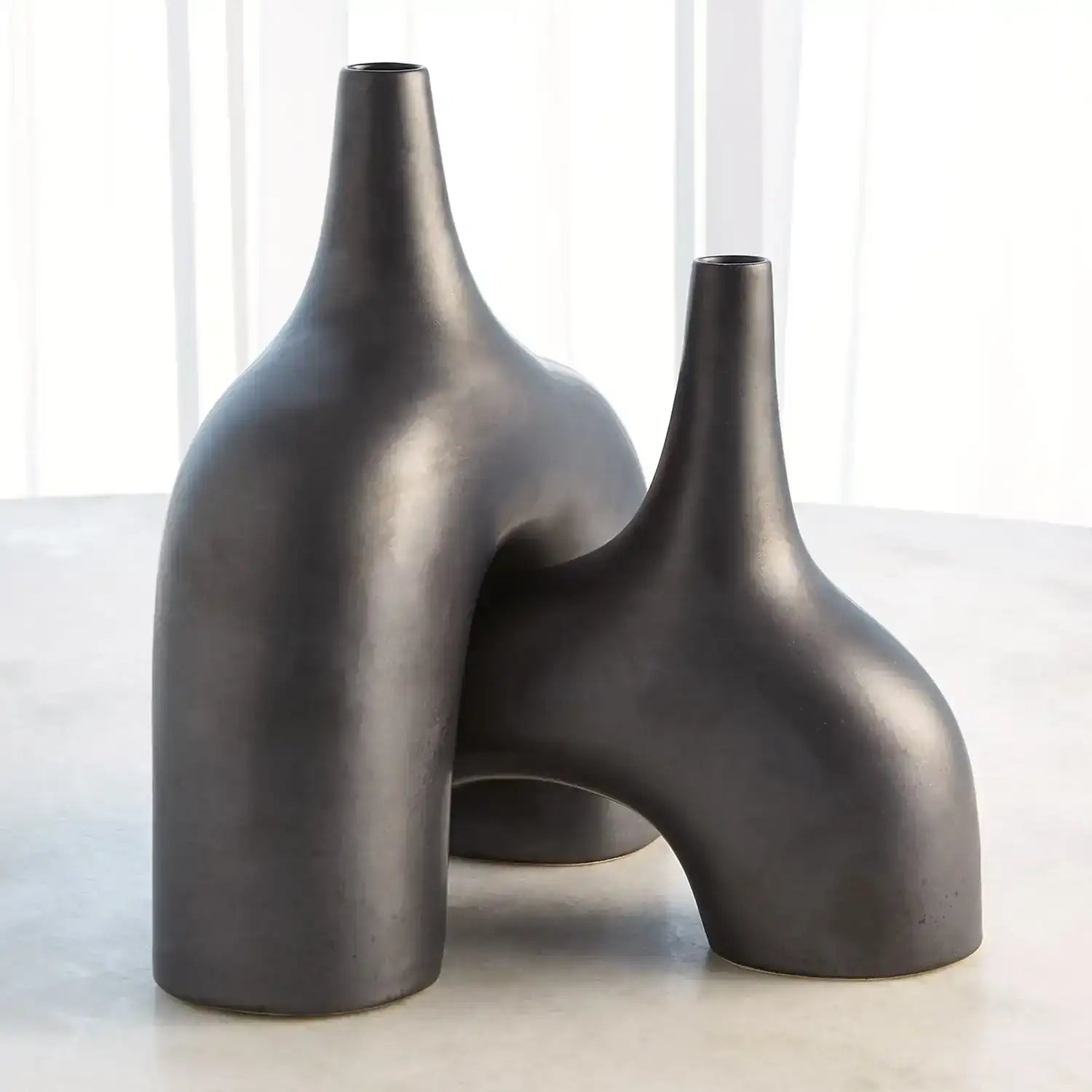 GLOBAL VIEWS STRETCH VASE - Decorative Accents