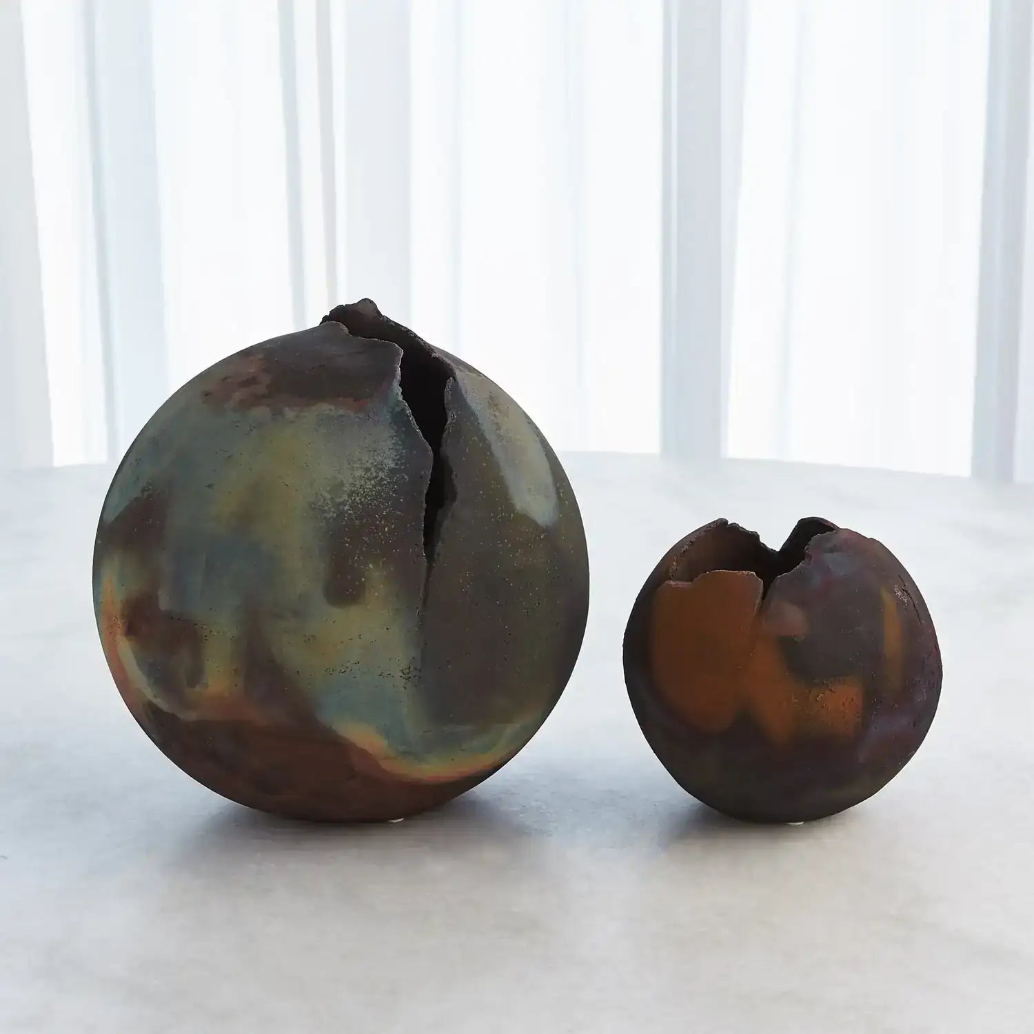 GLOBAL VIEWS FISSURE TORN BALL - Decorative Accents
