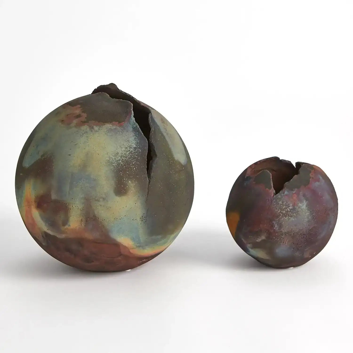 GLOBAL VIEWS FISSURE TORN BALL - Decorative Accents