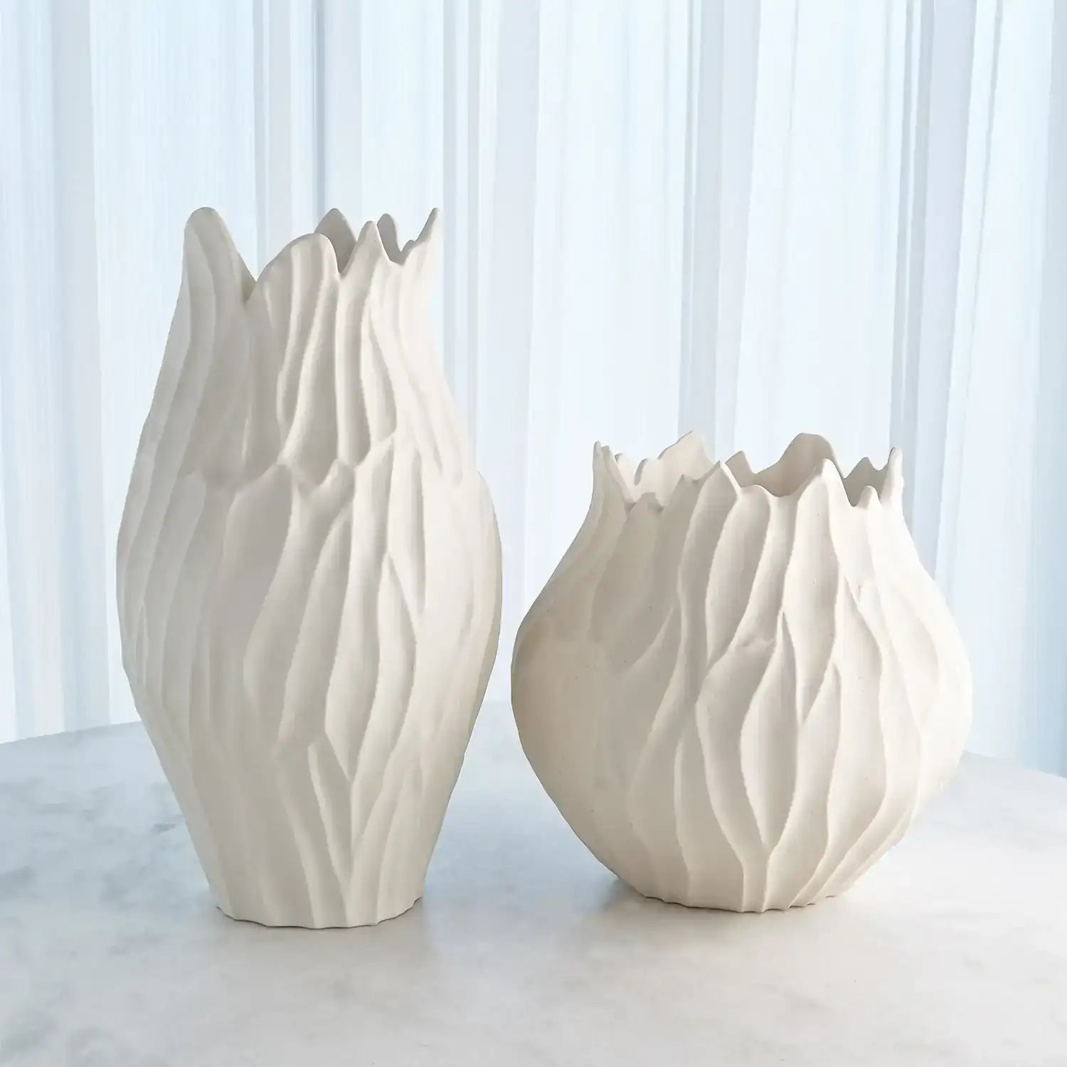 GLOBAL VIEWS BLOOM VASE ROUND - Decorative Accents